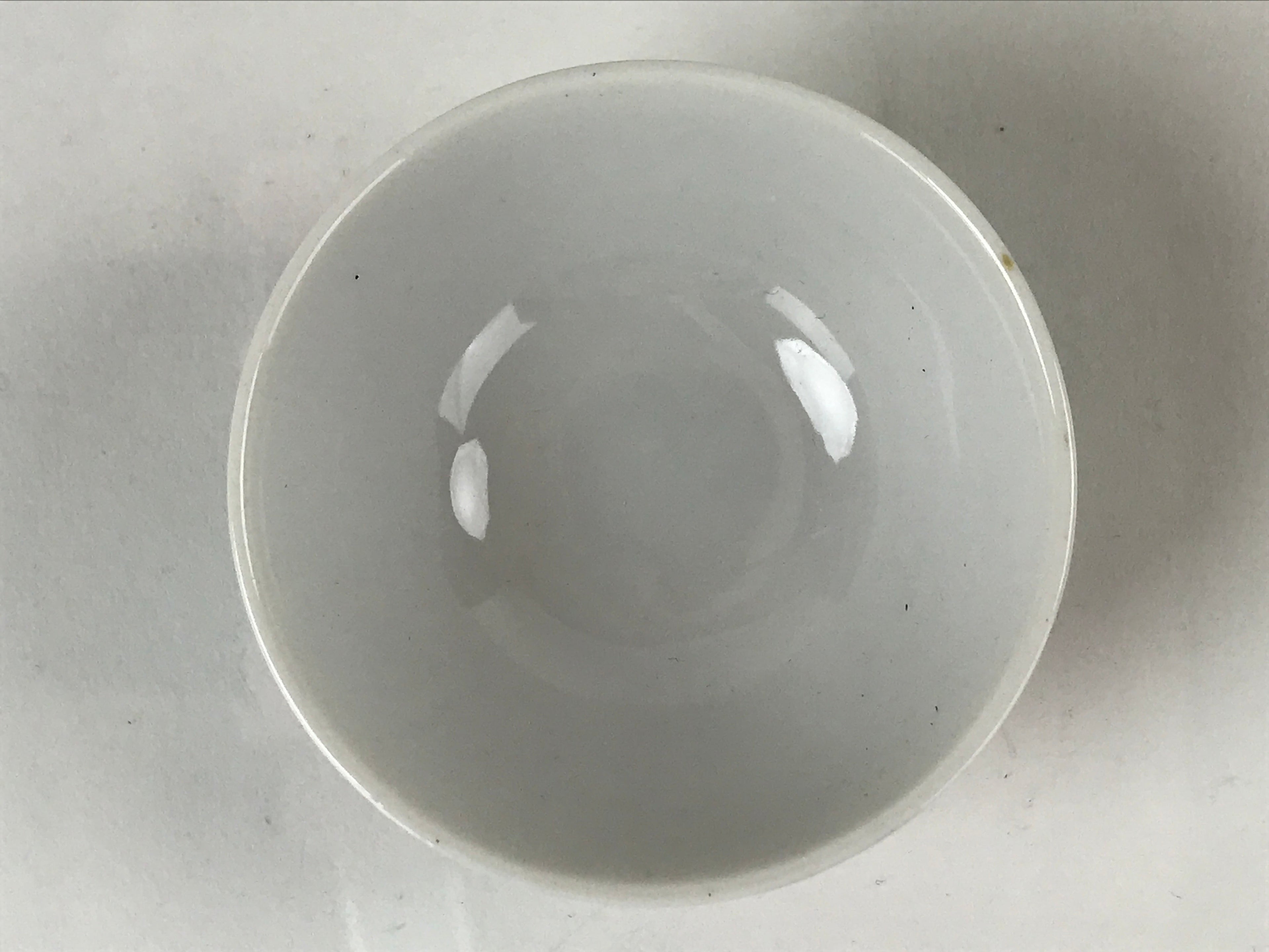 Japanese Porcelain Sake Cup Vtg Tsubomi Ochoko Guinomi Red Chrysanthemum QT157