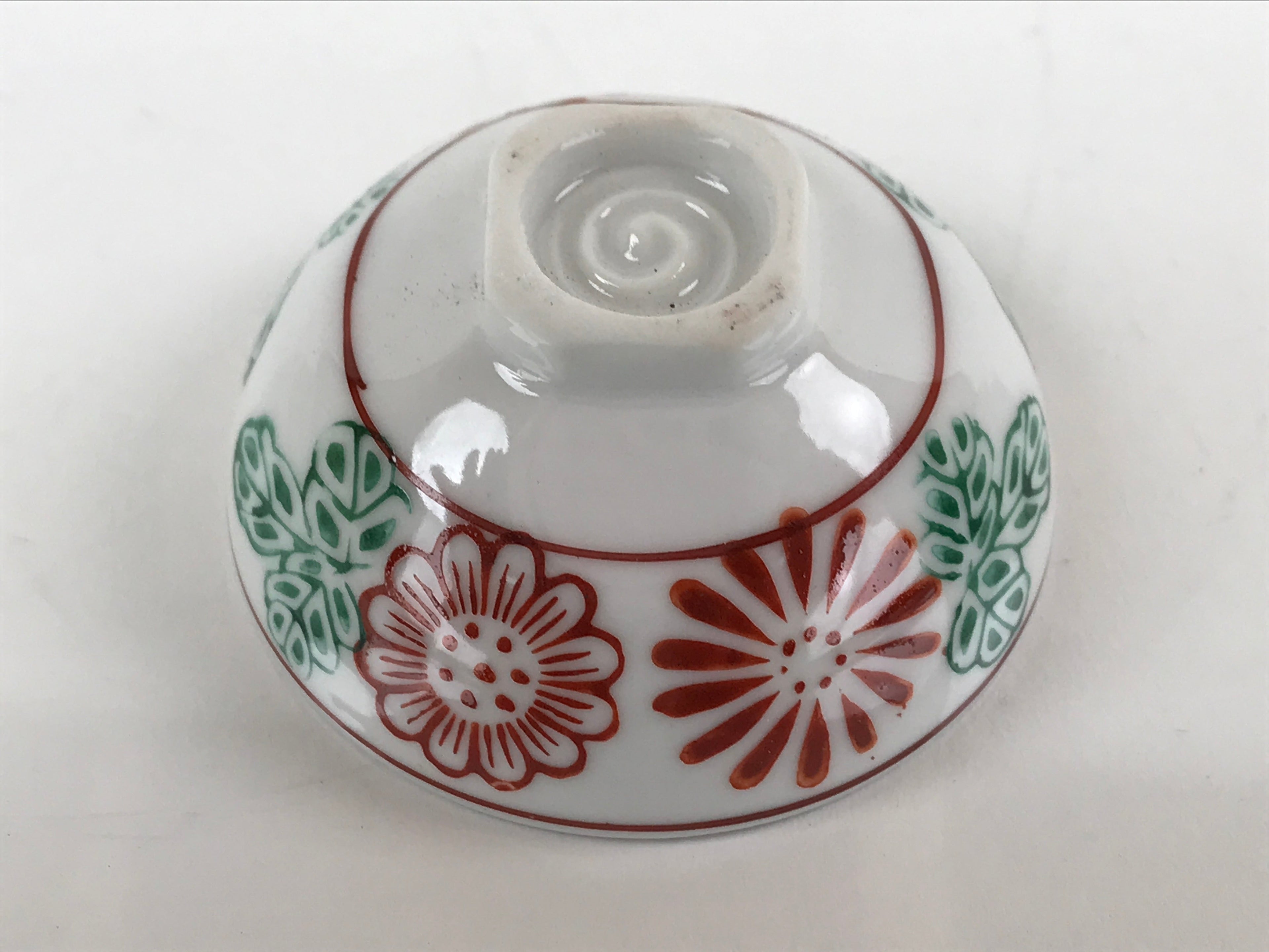 Japanese Porcelain Sake Cup Vtg Tsubomi Ochoko Guinomi Red Chrysanthemum QT157