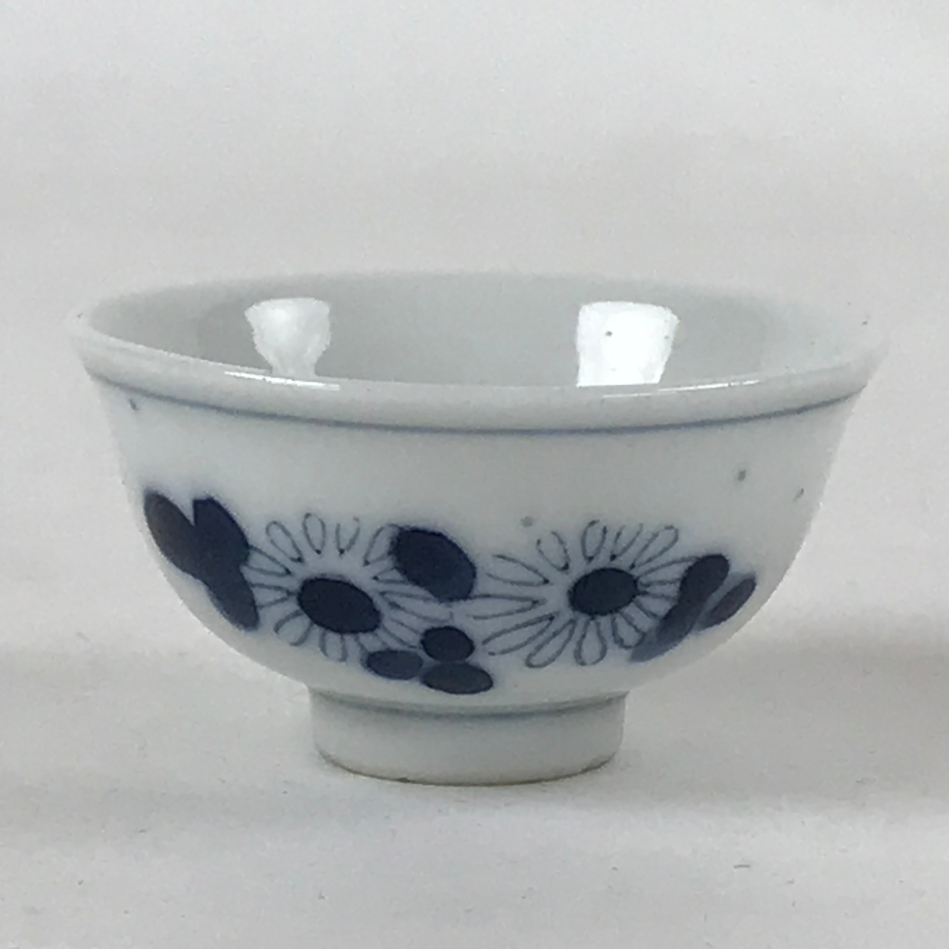 Japanese Porcelain Sake Cup Vtg Tsubomi Ochoko Sometsuke Blue Flowers G136