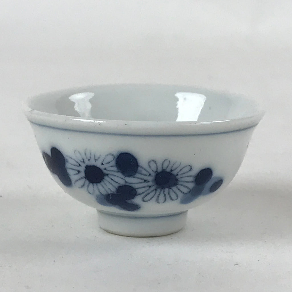 Japanese Porcelain Sake Cup Vtg Tsubomi Ochoko Sometsuke Blue Flowers G137