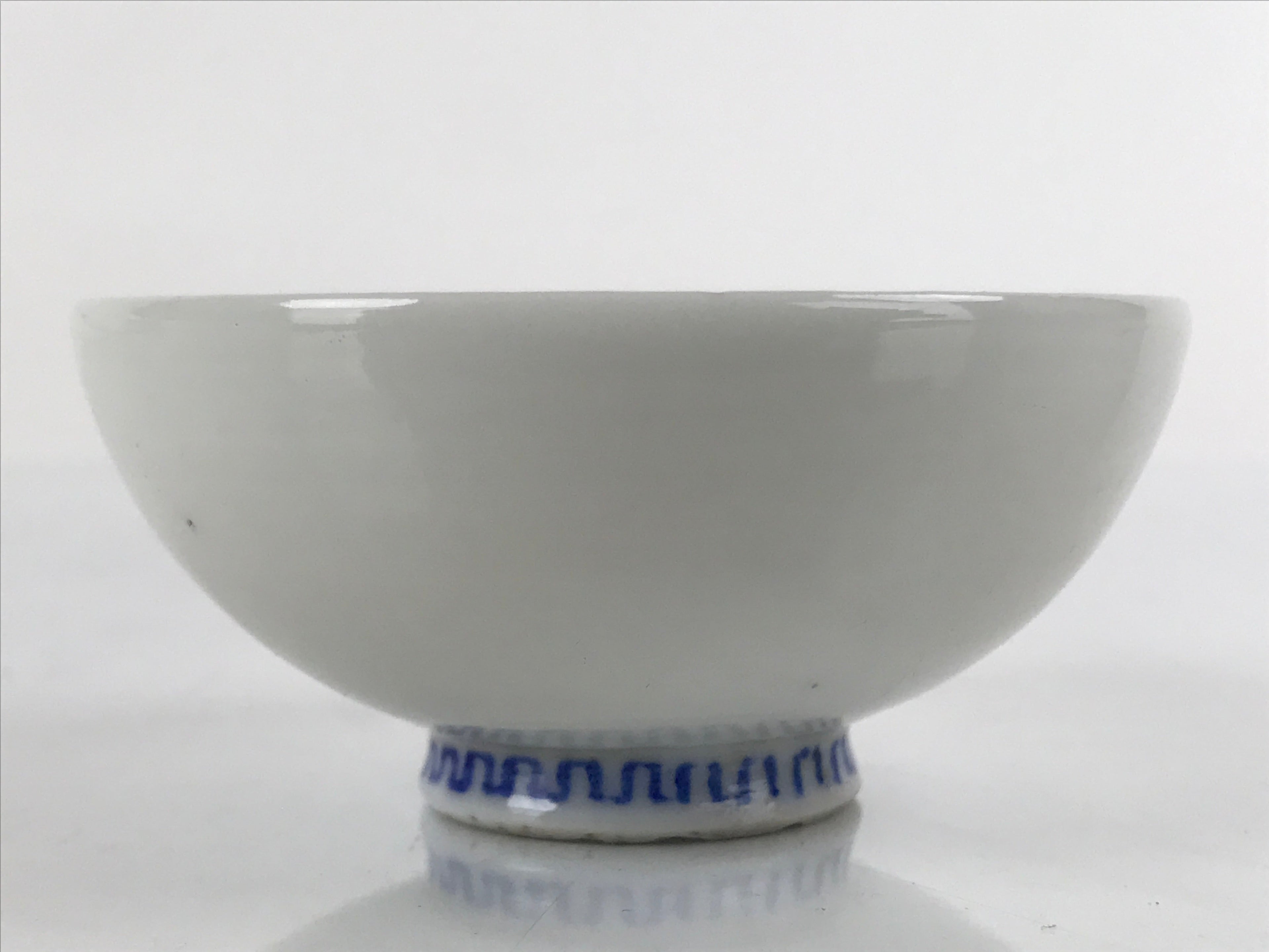 Japanese Porcelain Sake Cup Vtg Wan Ochoko Guinomi Daruma Daishi Purple G200