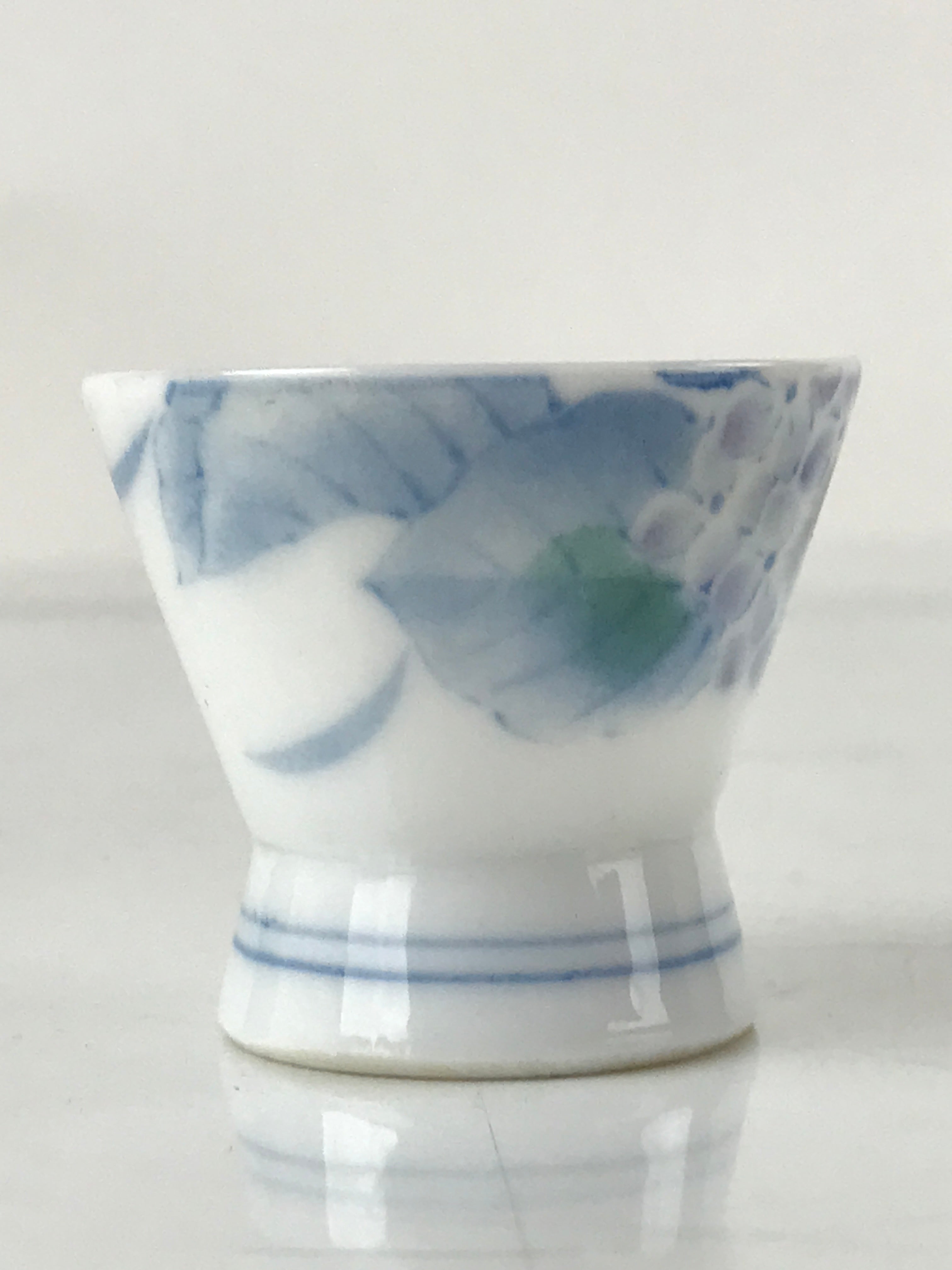 Japanese Porcelain Sake Cup Vtg Wan Ochoko Guinomi Purple Hydrangea Flower G154
