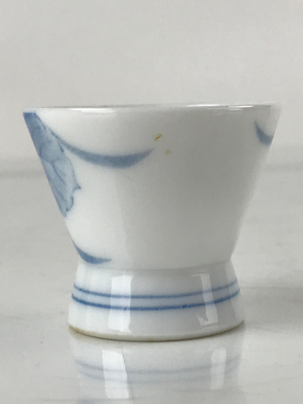 Japanese Porcelain Sake Cup Vtg Wan Ochoko Guinomi Purple Hydrangea Flower G154