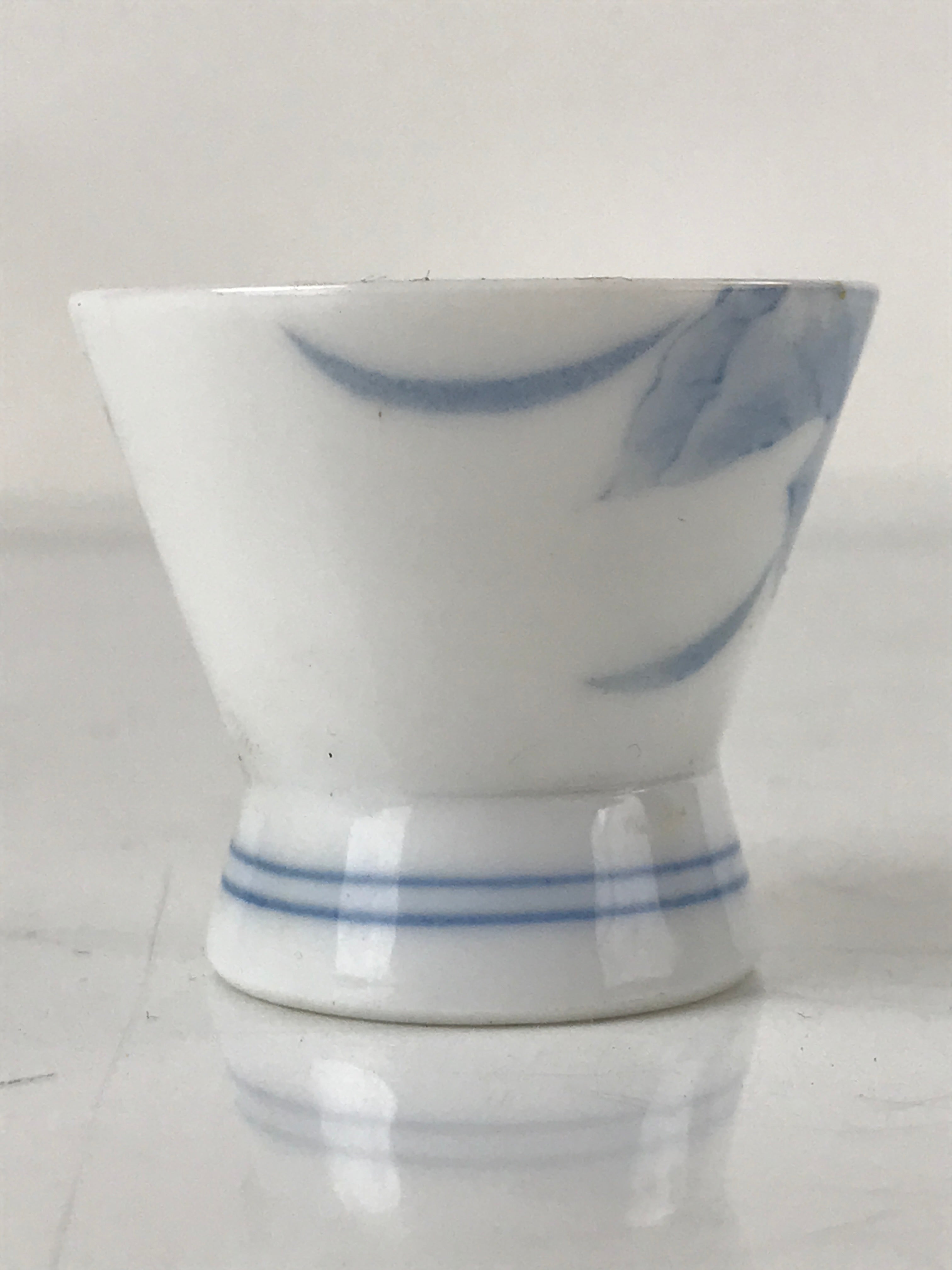 Japanese Porcelain Sake Cup Vtg Wan Ochoko Guinomi Purple Hydrangea Flower G155