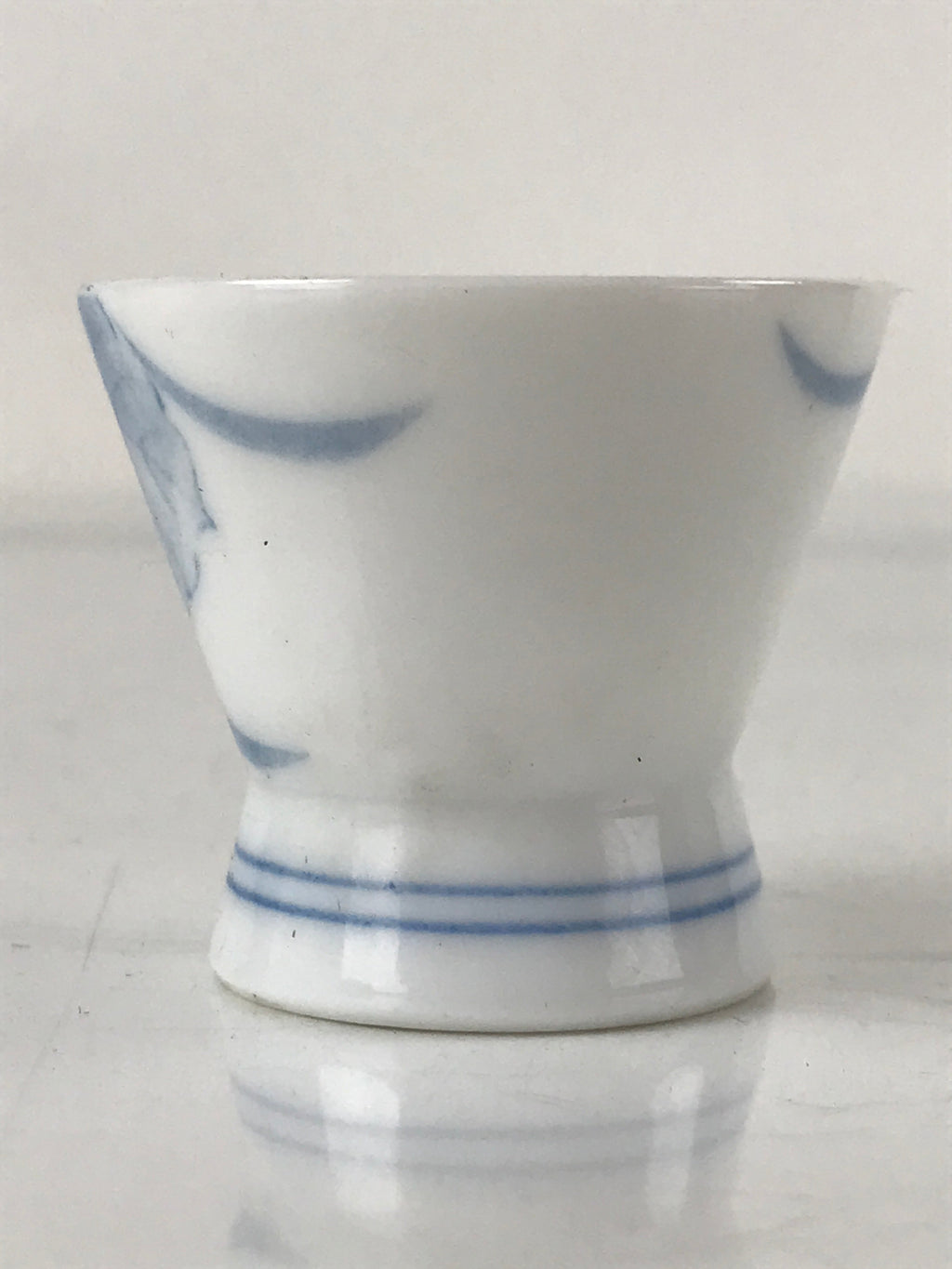 Japanese Porcelain Sake Cup Vtg Wan Ochoko Guinomi Purple Hydrangea Flower G155