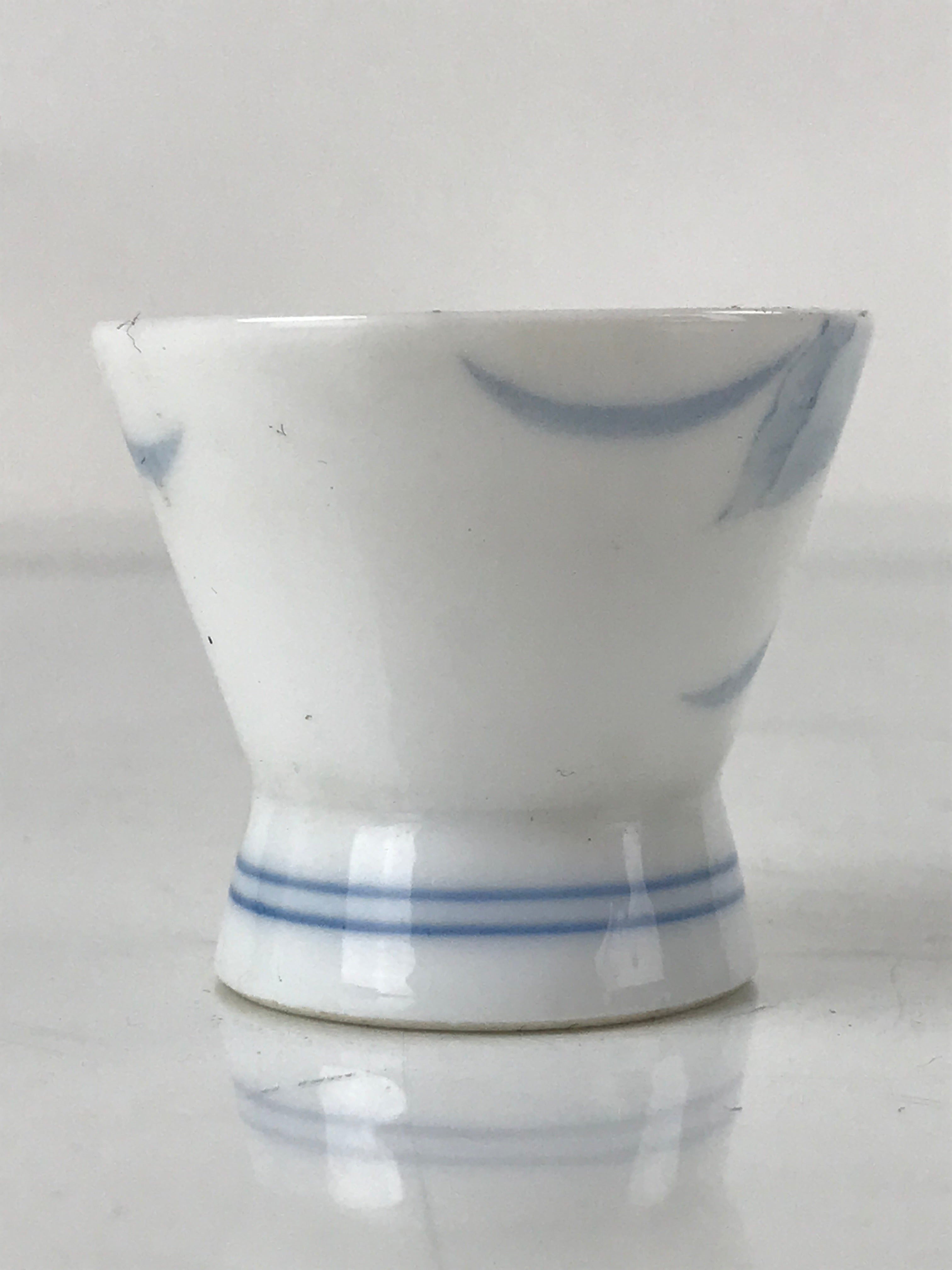 Japanese Porcelain Sake Cup Vtg Wan Ochoko Guinomi Purple Hydrangea Flower G156