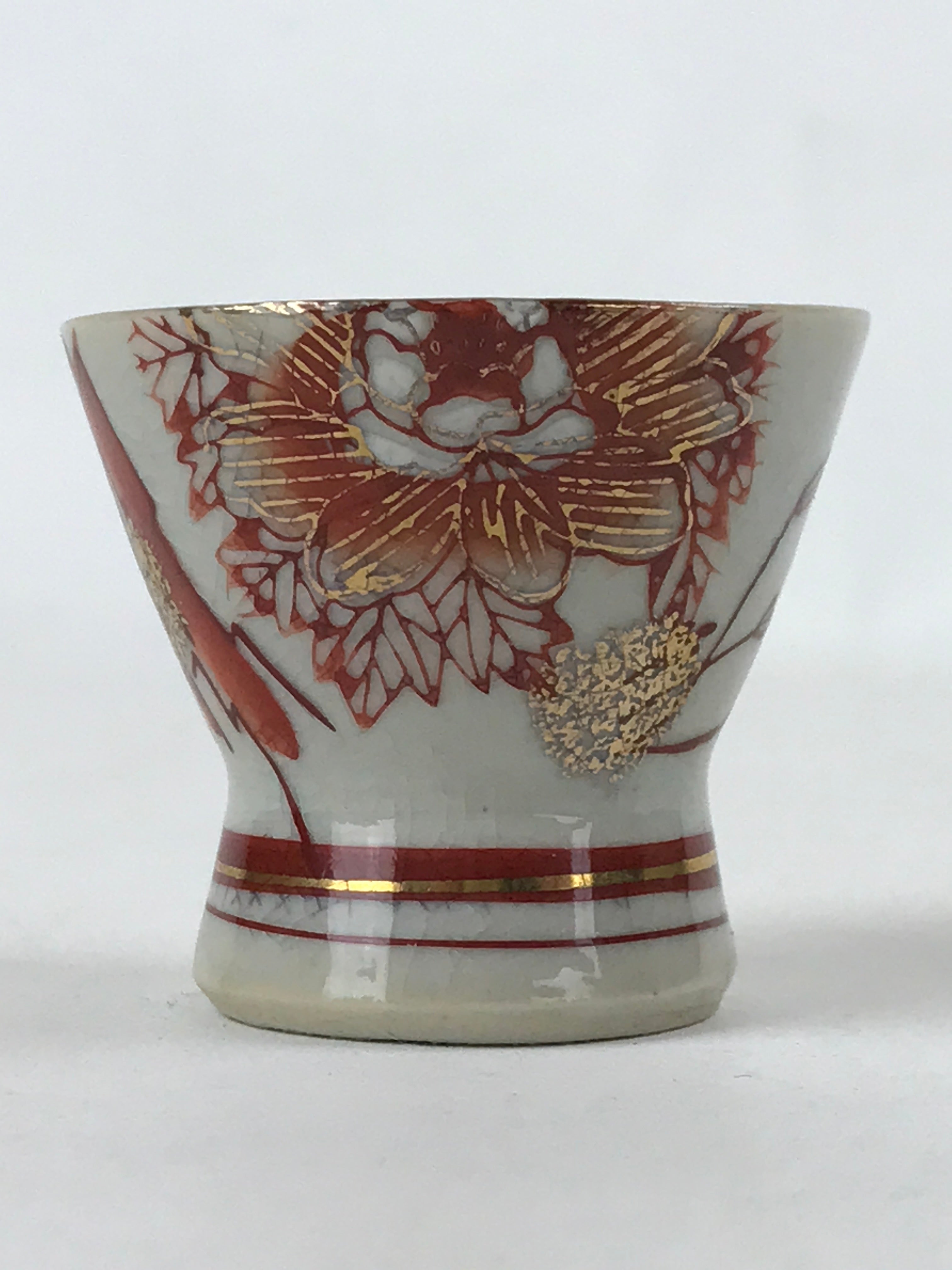 Japanese Porcelain Sake Cup Vtg Wan Ochoko Guinomi Red Gold Flower Mountain G140