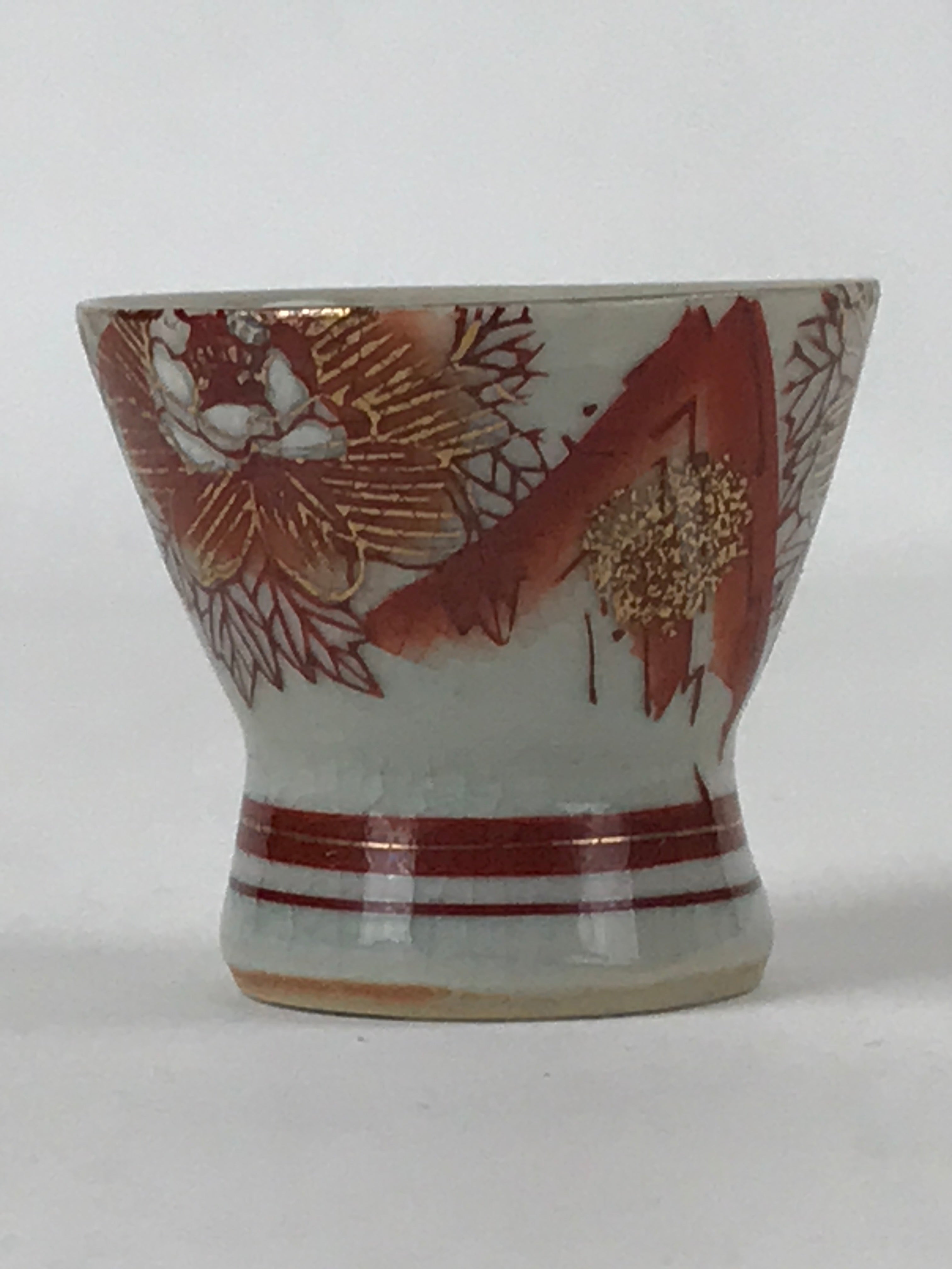 Japanese Porcelain Sake Cup Vtg Wan Ochoko Guinomi Red Gold Flower Mountain G145