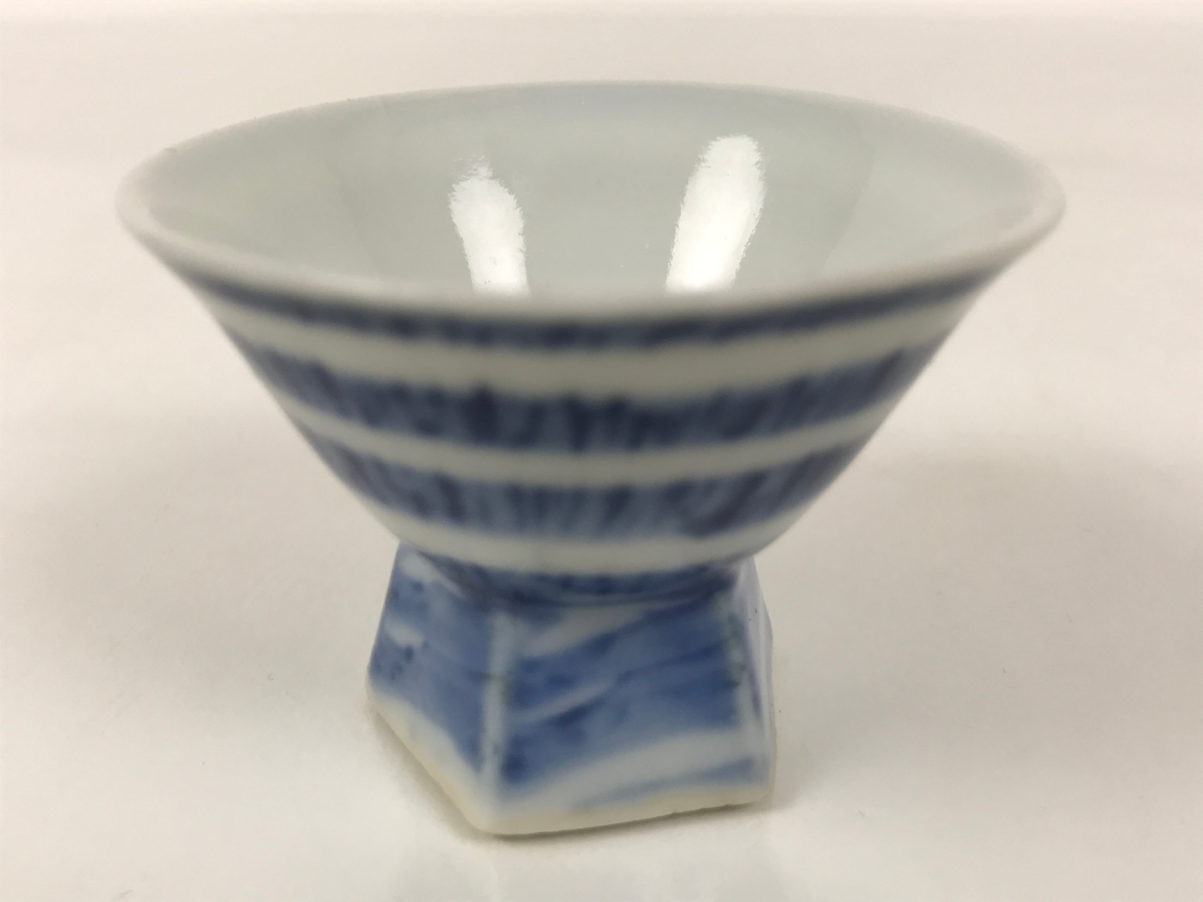 Japanese Porcelain Sake Cup Vtg Wan Ochoko Guinomi Sometsuke Blue Stripe G309
