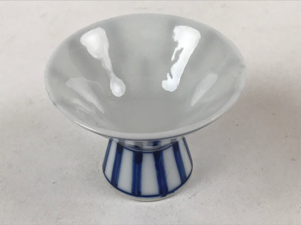 Japanese Porcelain Sake Cup Vtg Wan Ochoko Guinomi Sometsuke Blue White G122
