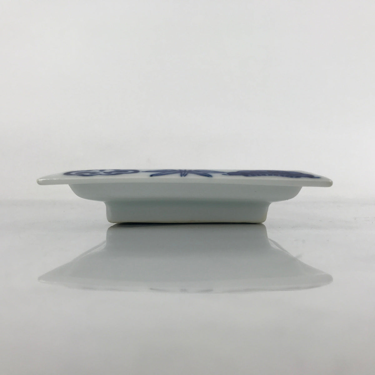 Japanese Porcelain Sashimi Plate Vtg Shochikubai Bamboo Plum Pine Blue PY757