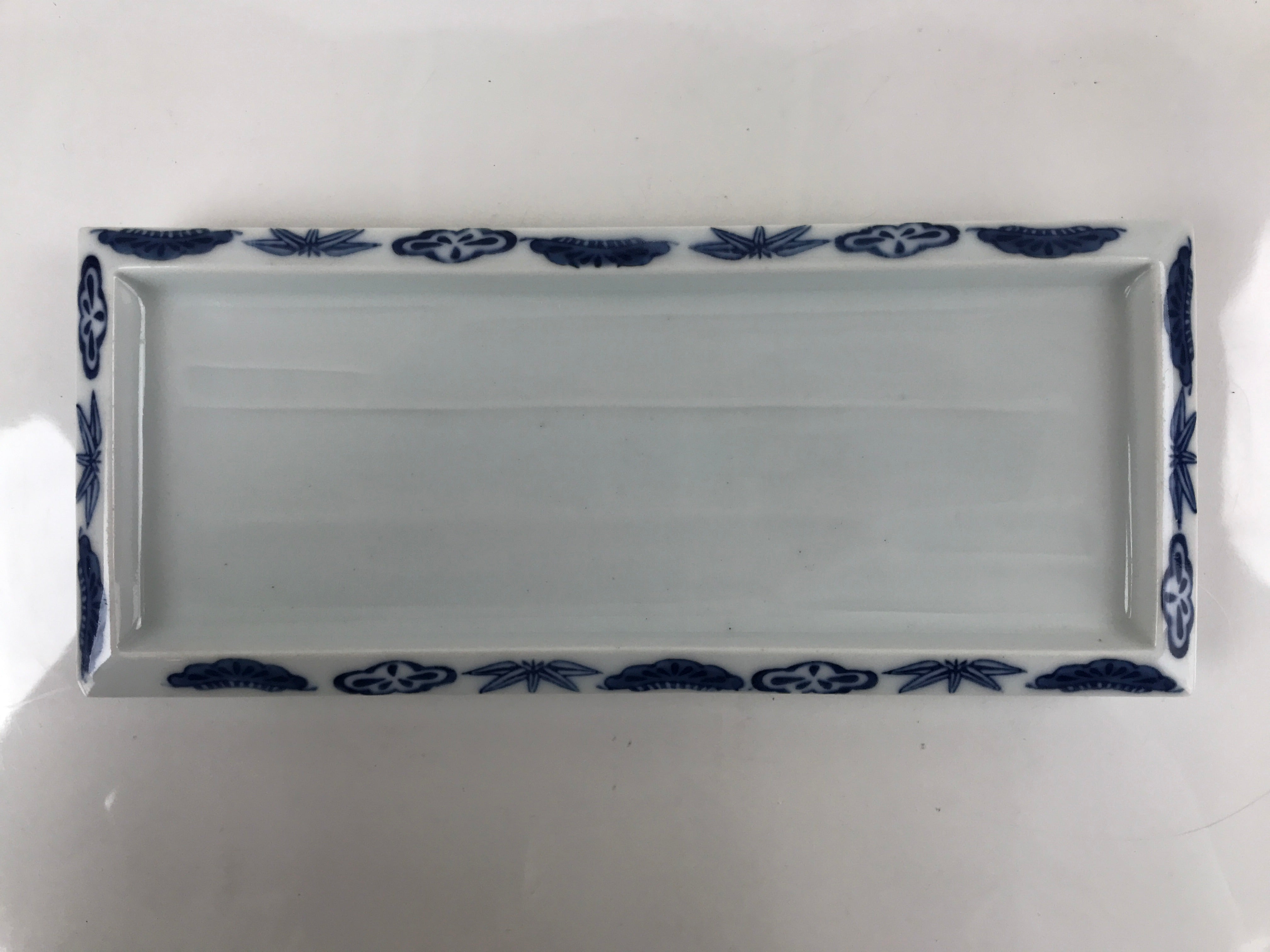 Japanese Porcelain Sashimi Plate Vtg Shochikubai Bamboo Plum Pine Blue PY757