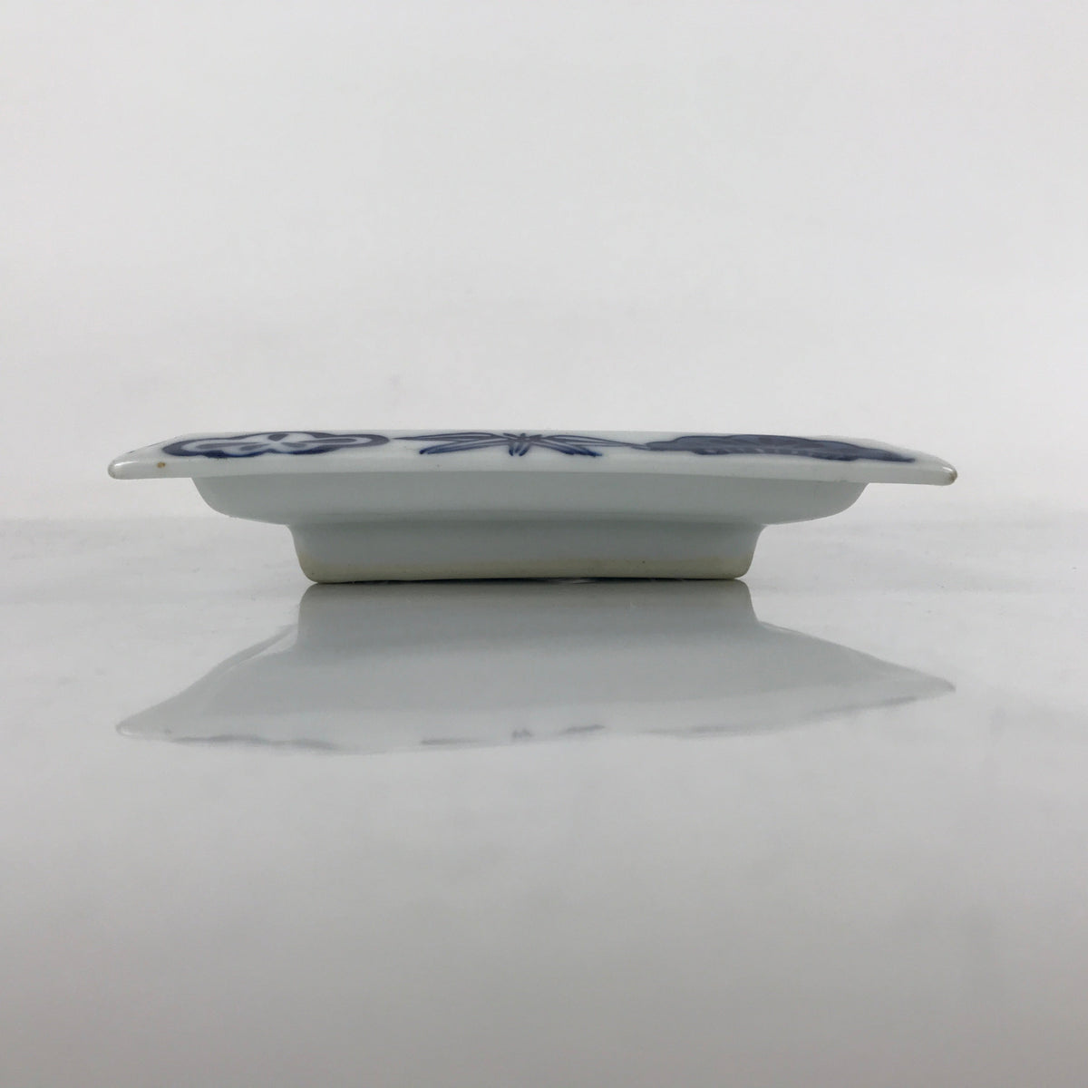 Japanese Porcelain Sashimi Plate Vtg Shochikubai Bamboo Plum Pine Blue PY758