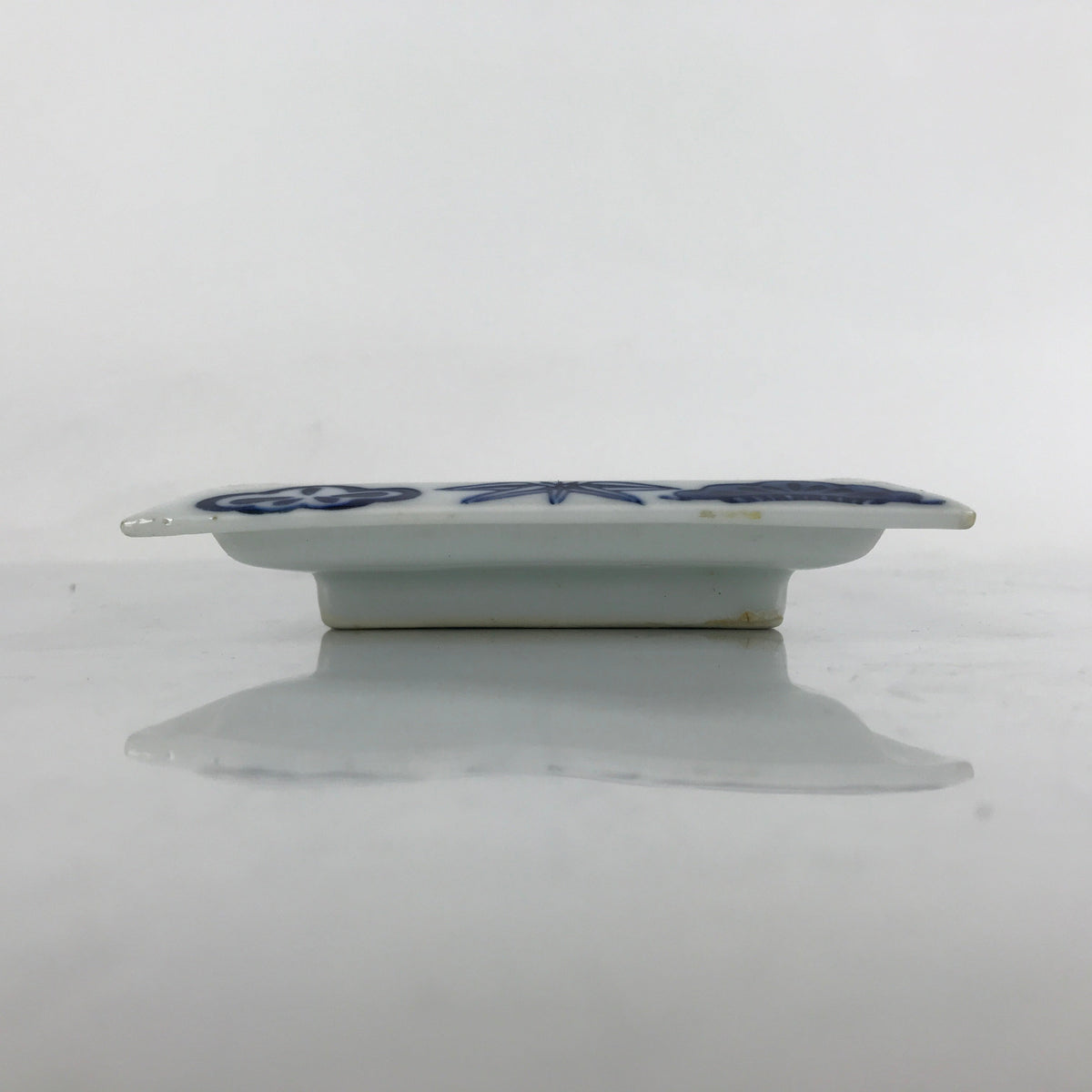 Japanese Porcelain Sashimi Plate Vtg Shochikubai Bamboo Plum Pine Blue PY759