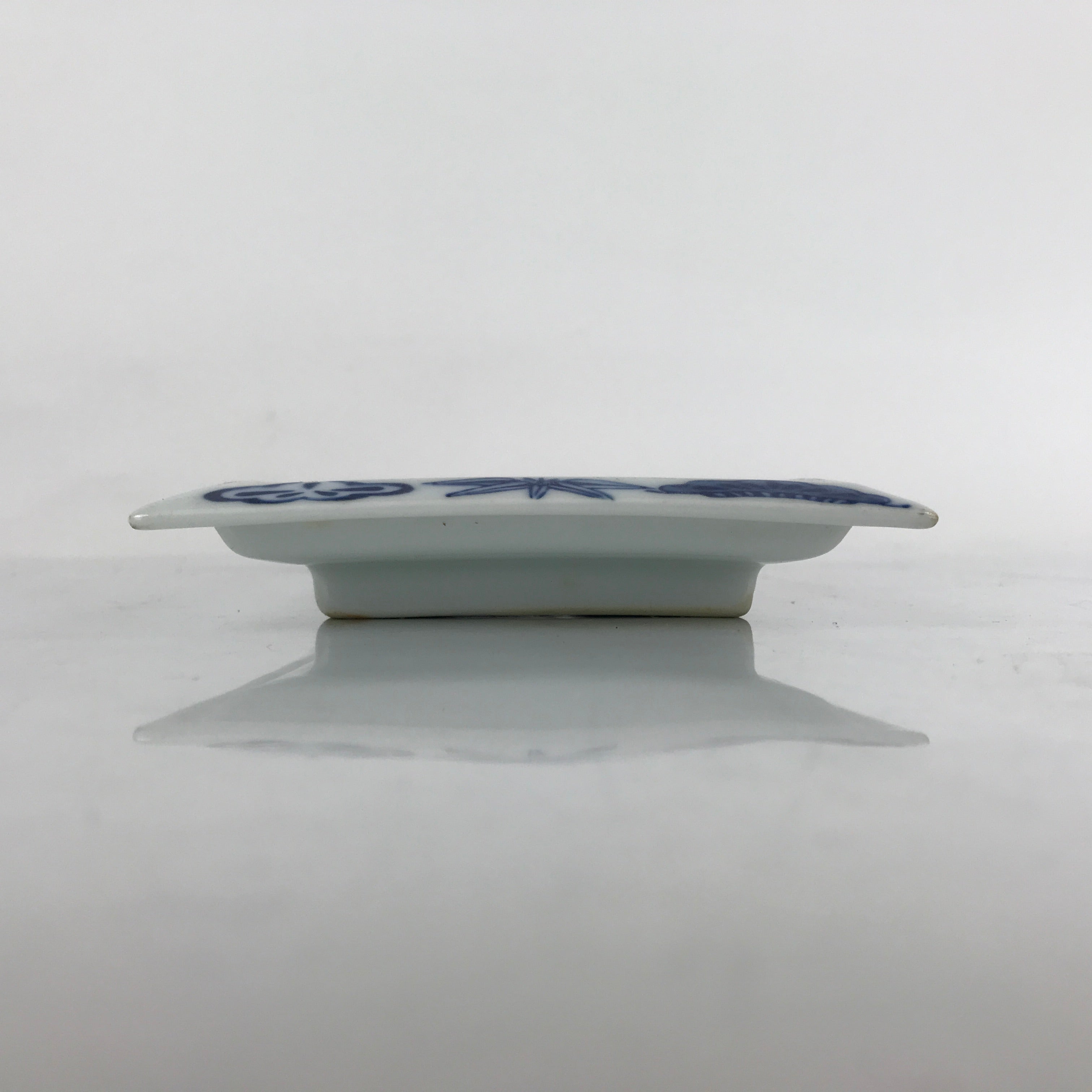 Japanese Porcelain Sashimi Plate Vtg Shochikubai Bamboo Plum Pine Blue PY761