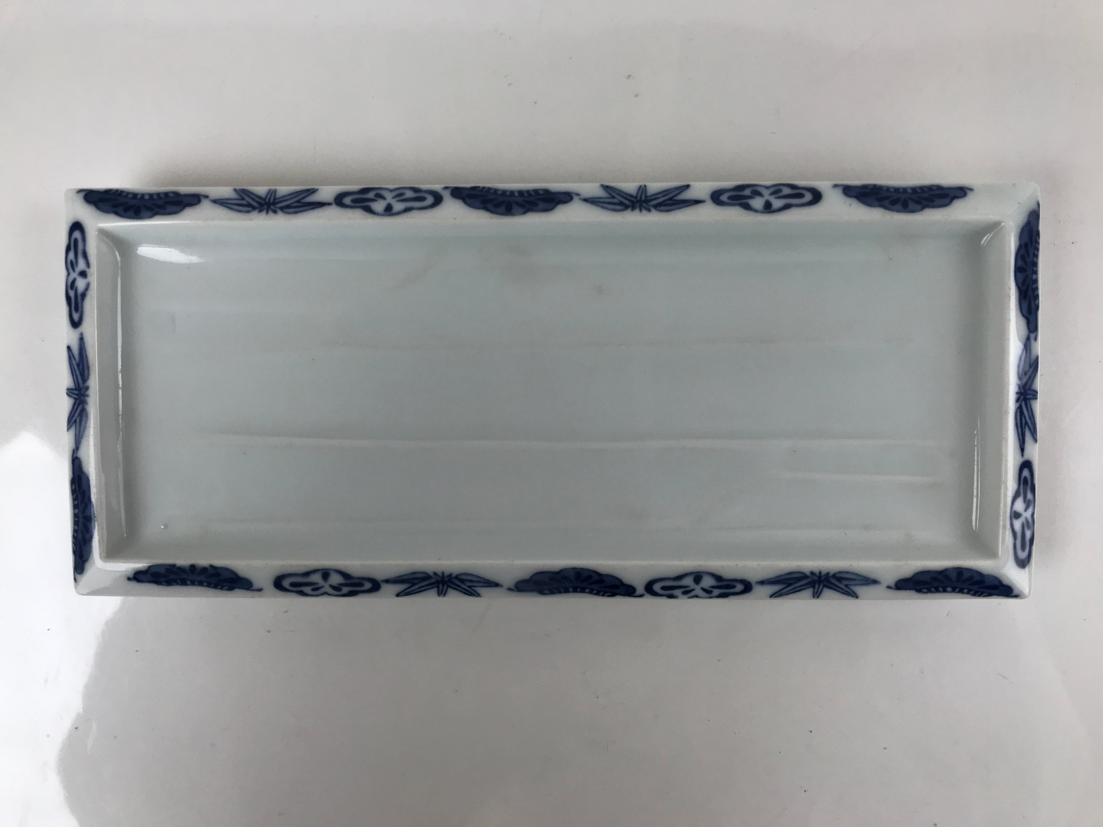Japanese Porcelain Sashimi Plate Vtg Shochikubai Bamboo Plum Pine Blue PY761