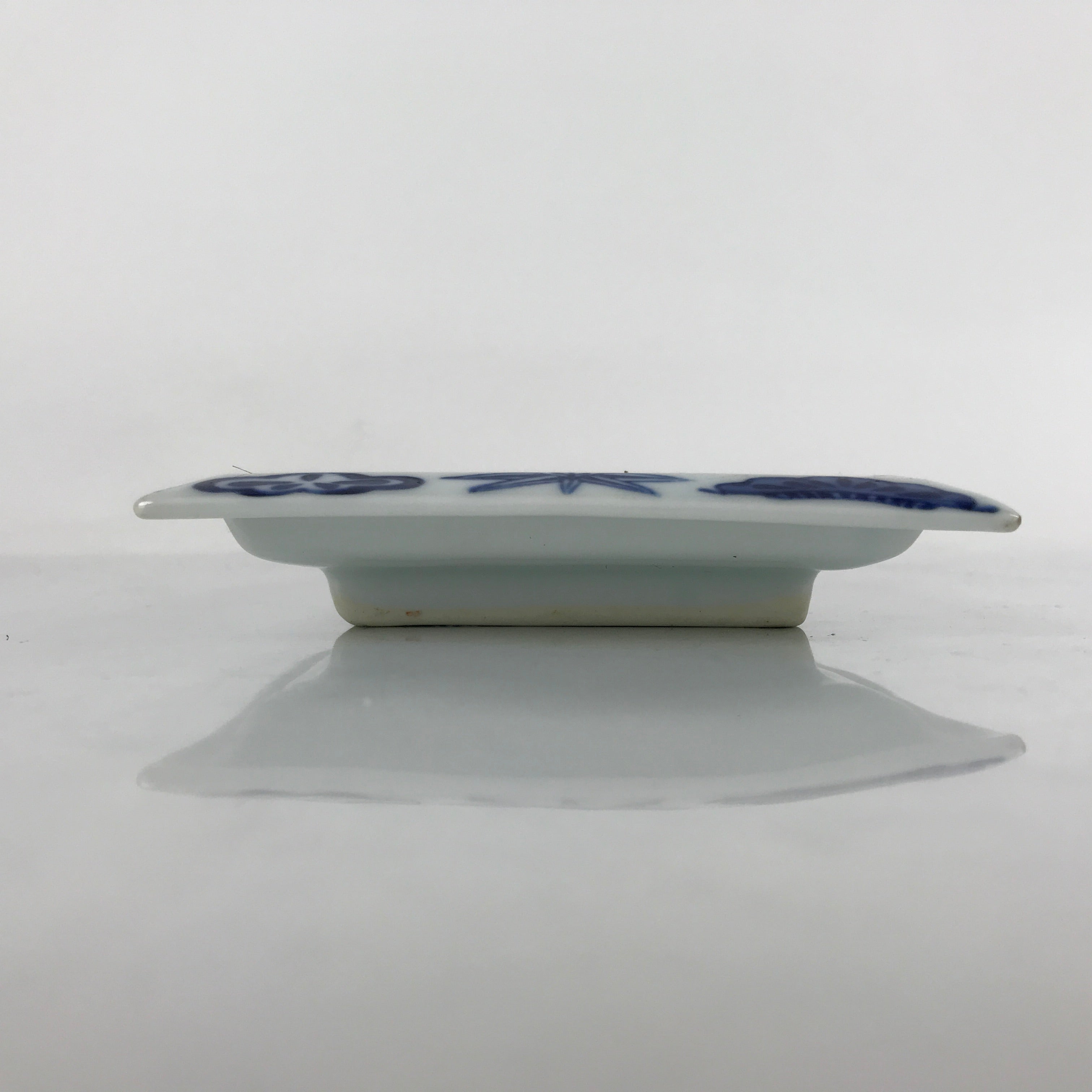 Japanese Porcelain Sashimi Plate Vtg Shochikubai Bamboo Plum Pine Blue PY762