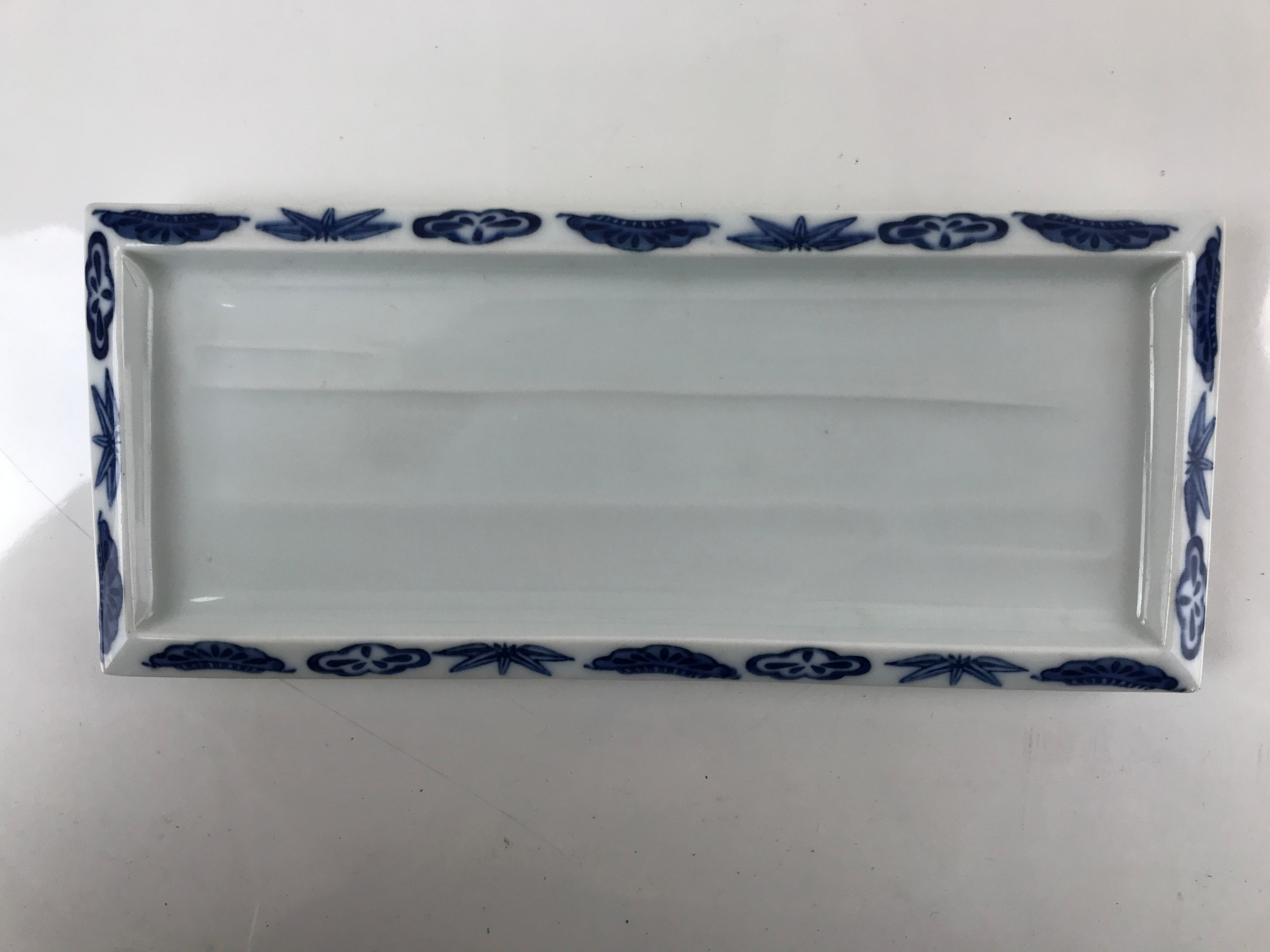 Japanese Porcelain Sashimi Plate Vtg Shochikubai Bamboo Plum Pine Blue PY762