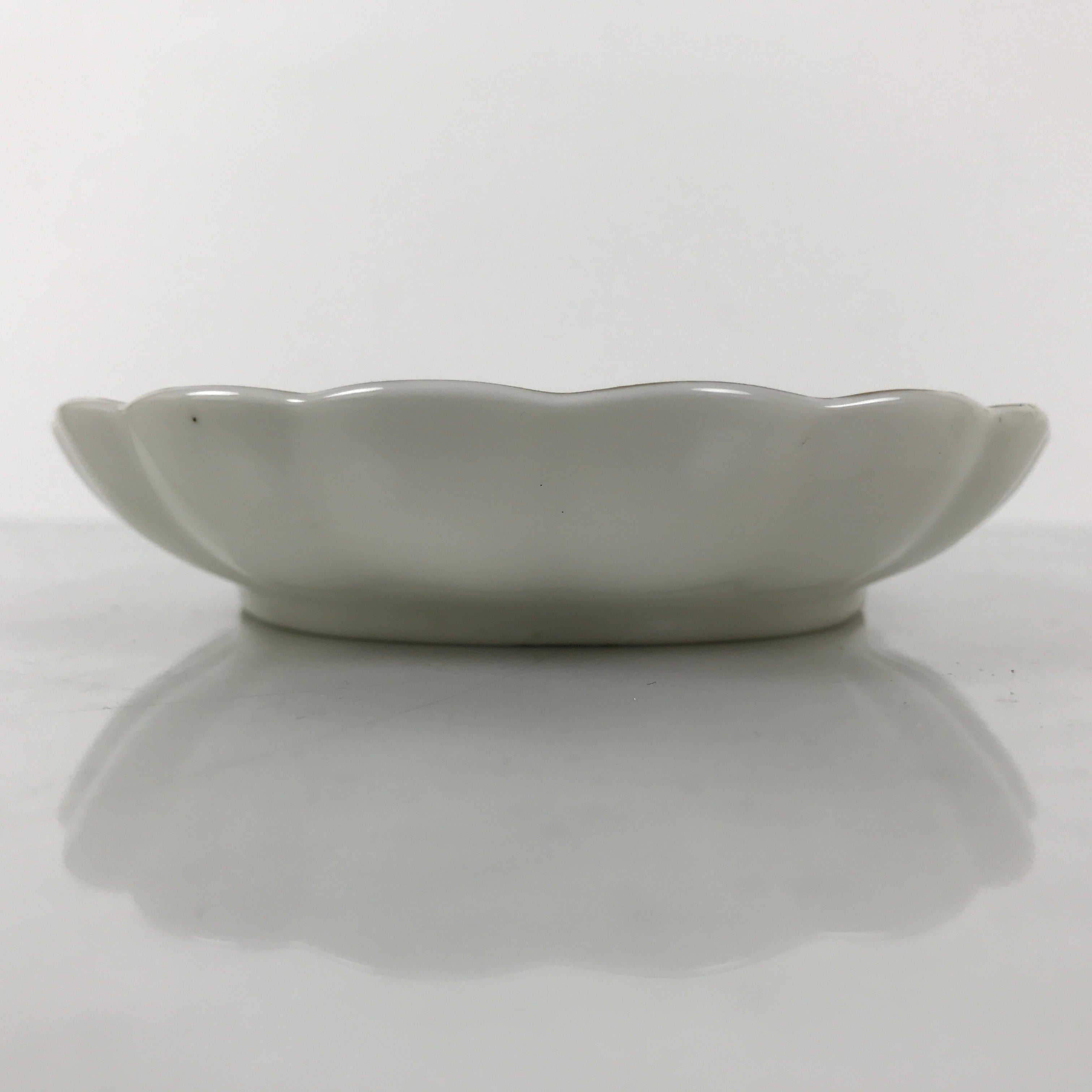 Japanese Porcelain Serving Plate Vtg Oval White Floral Lily Gold Kikuzara Y446