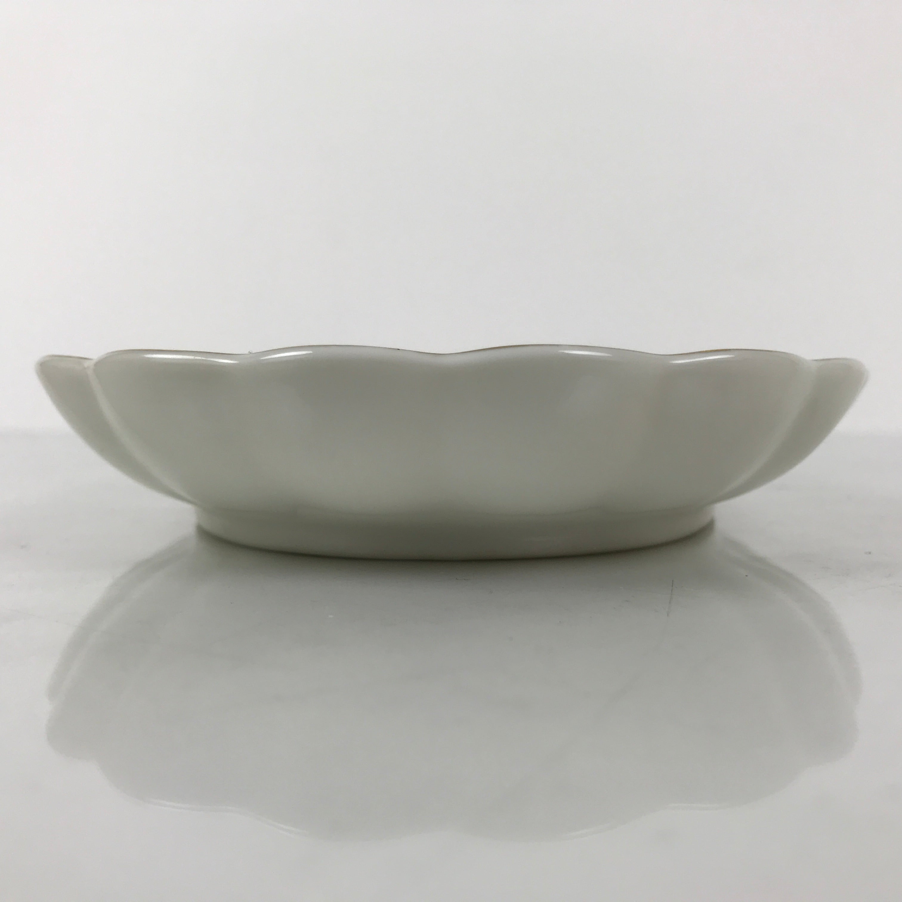 Japanese Porcelain Serving Plate Vtg Oval White Floral Lily Gold Kikuzara Y447