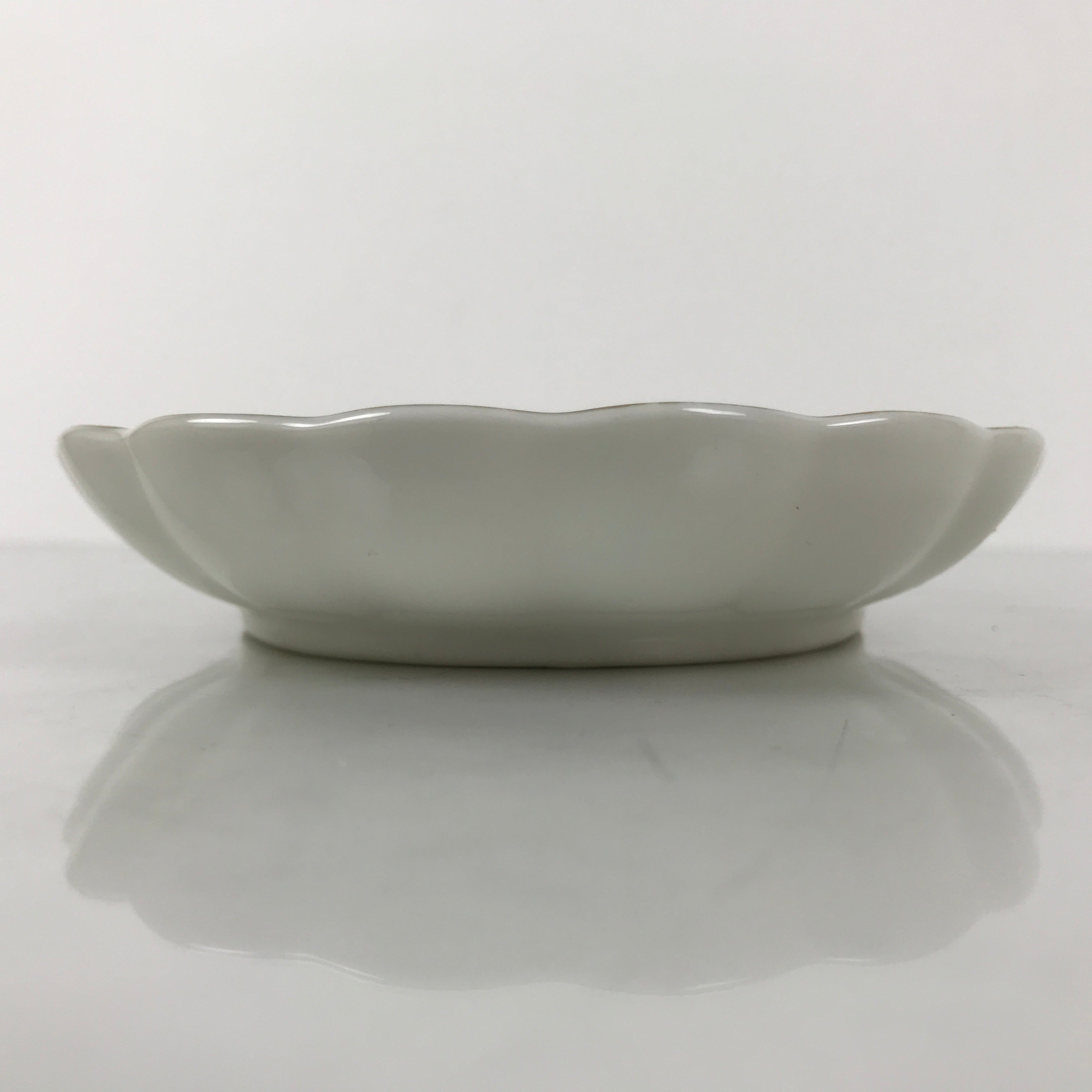 Japanese Porcelain Serving Plate Vtg Oval White Floral Lily Gold Kikuzara Y449