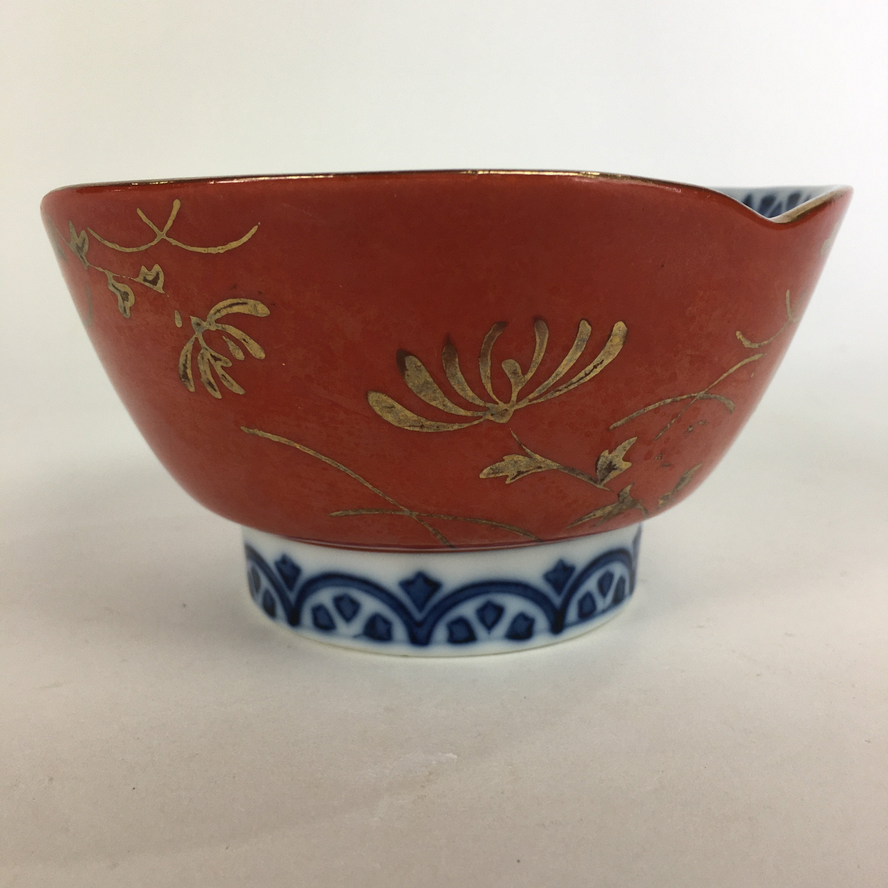 Japanese Porcelain Small Bowl Kobachi Red White Sometsuke Flower Pattern PP561