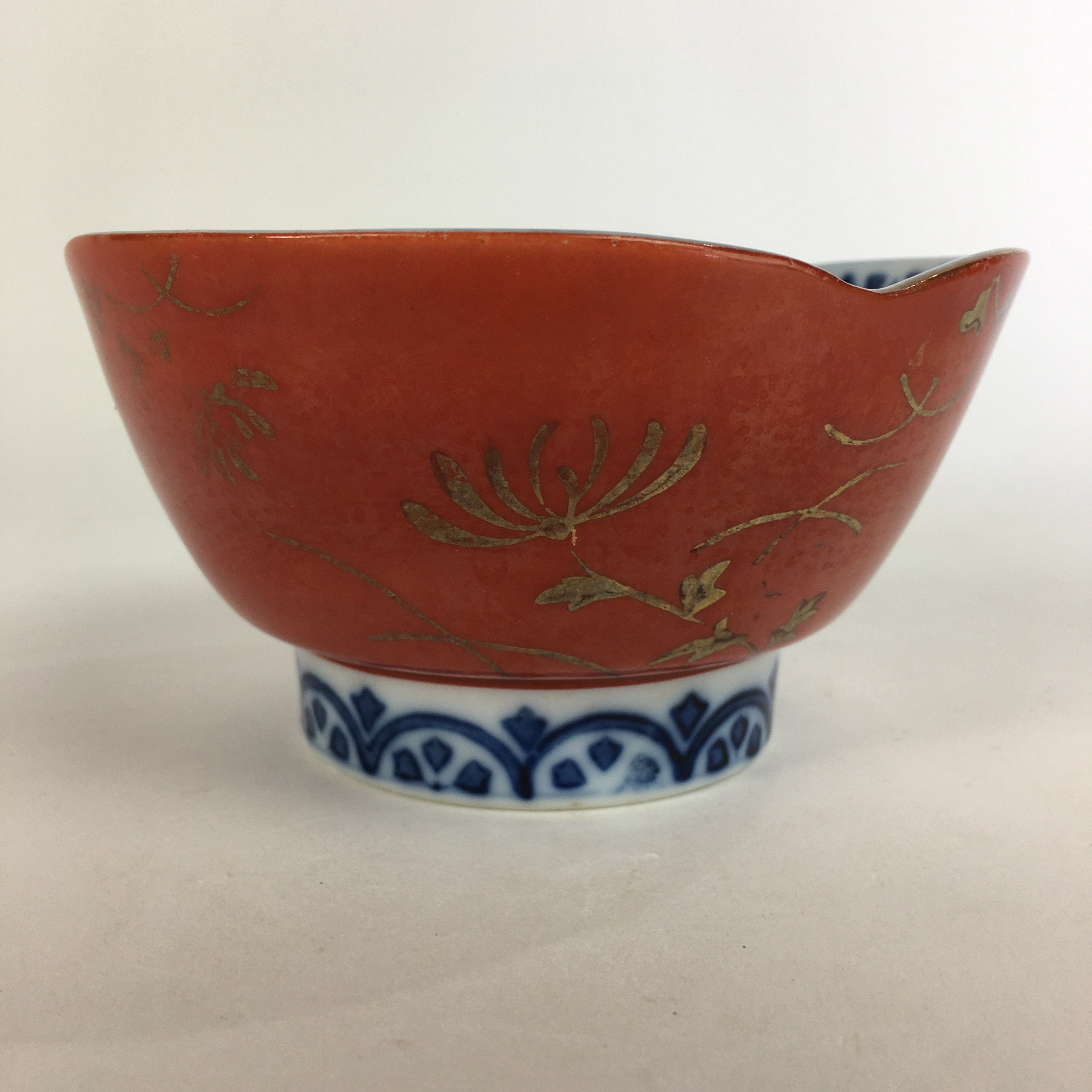 Japanese Porcelain Small Bowl Kobachi Red White Sometsuke Flower Pattern PP561