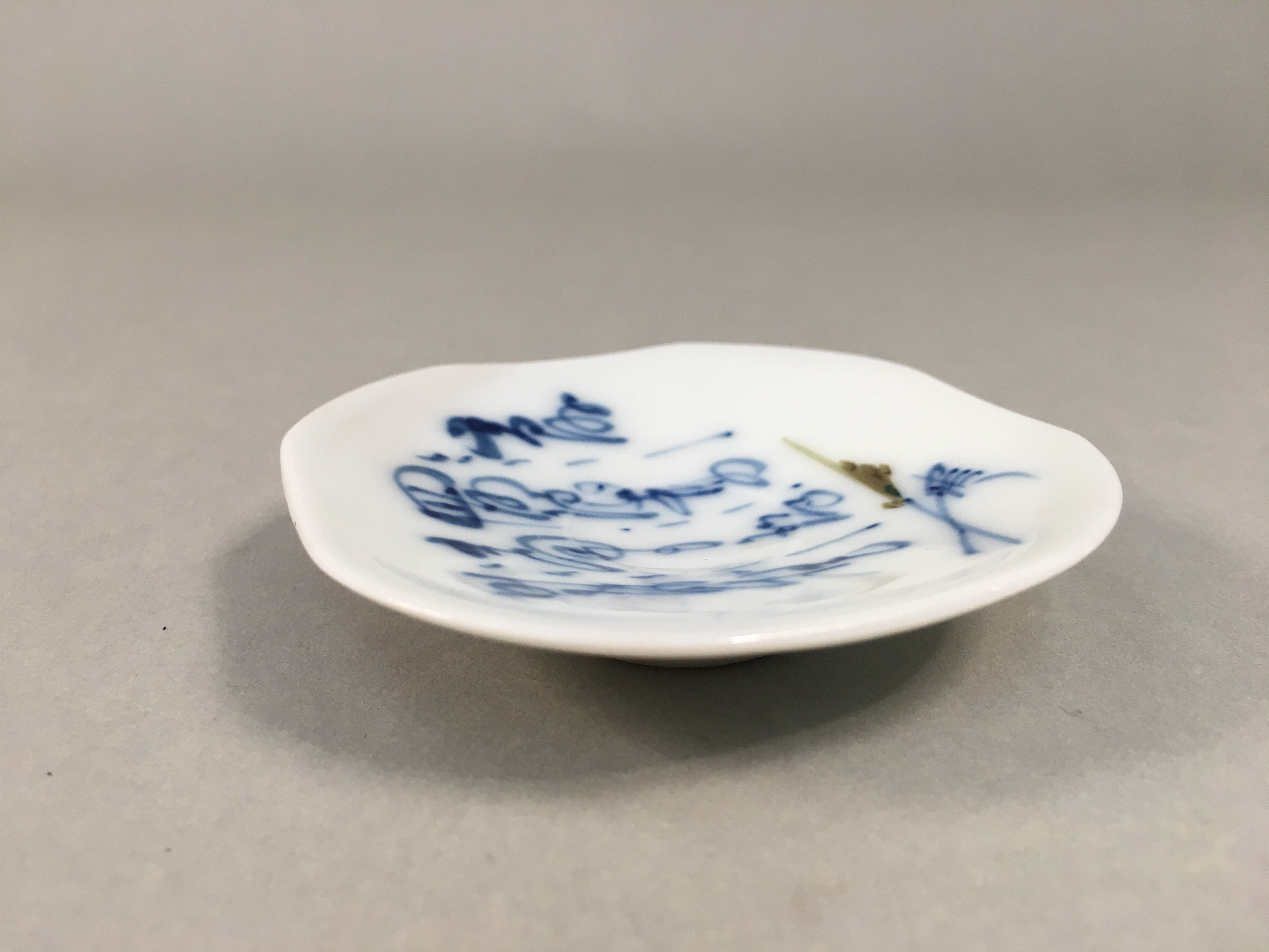 Japanese Porcelain Small Plate Kozara Blue White Soy Sauce Dipping Dish PP445