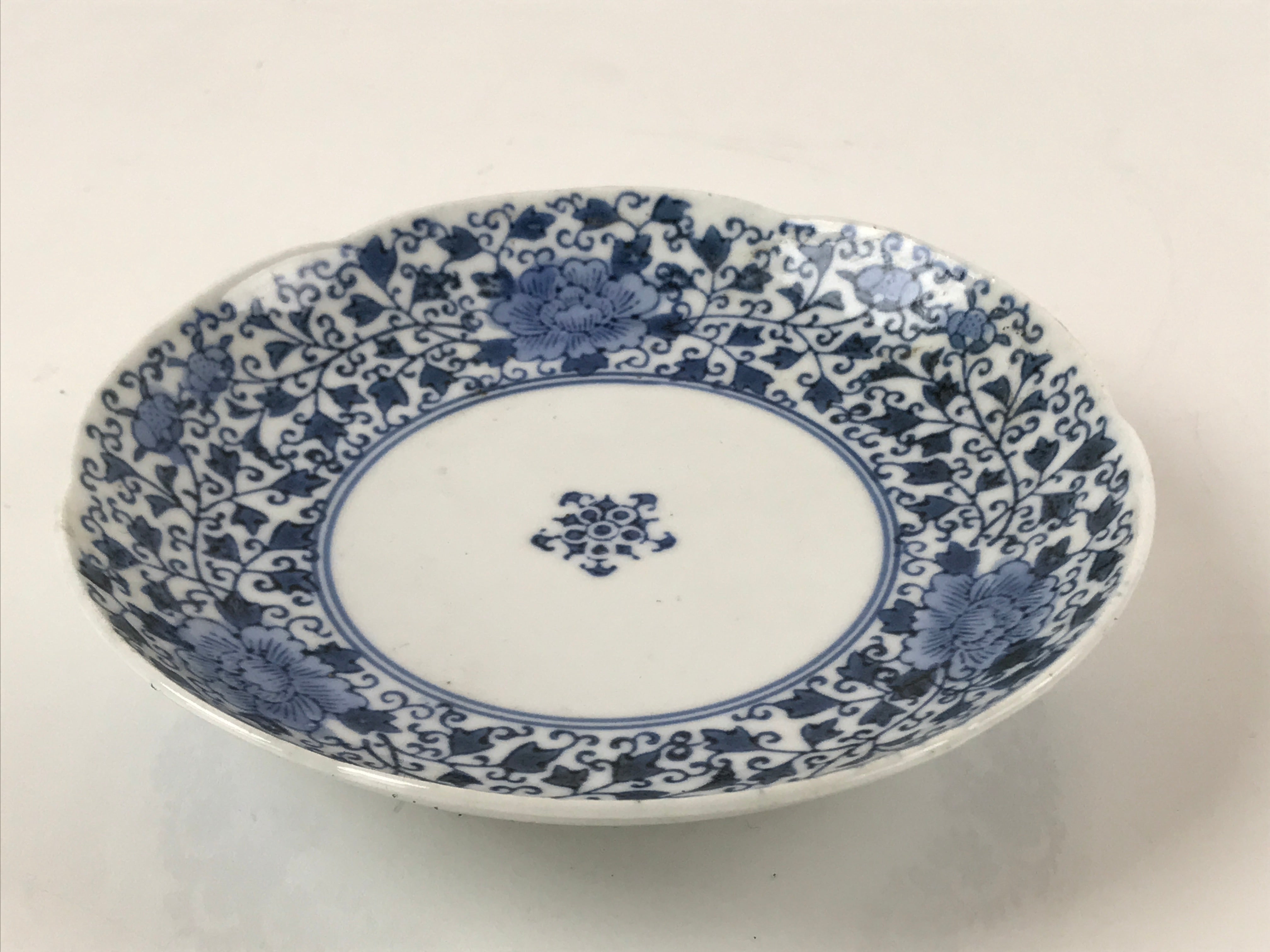 Japanese Porcelain Small Plate Kozara Vtg Sometsuke Peony Botan Blue White PY649