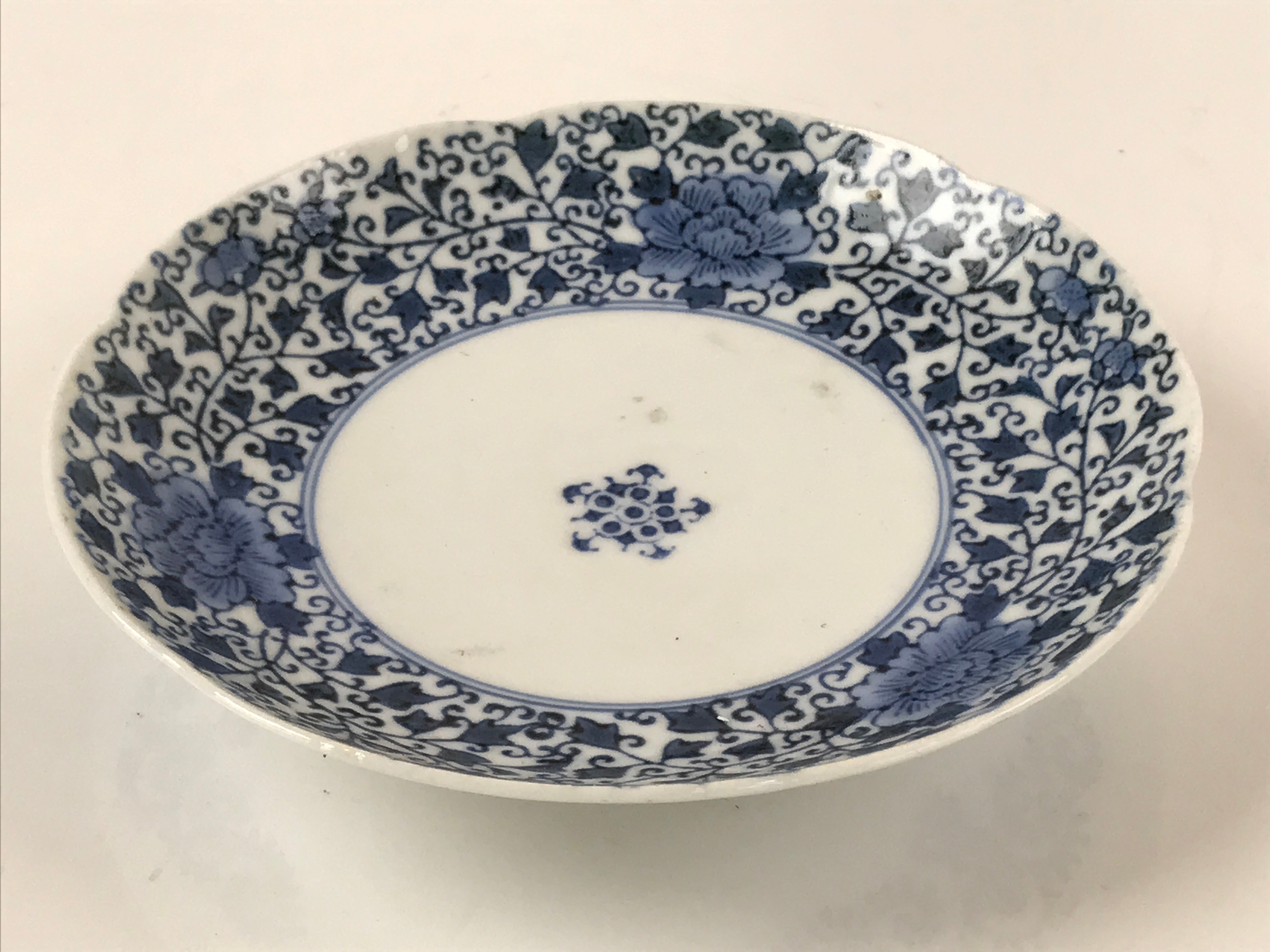 Japanese Porcelain Small Plate Kozara Vtg Sometsuke Peony Botan Blue White PY650