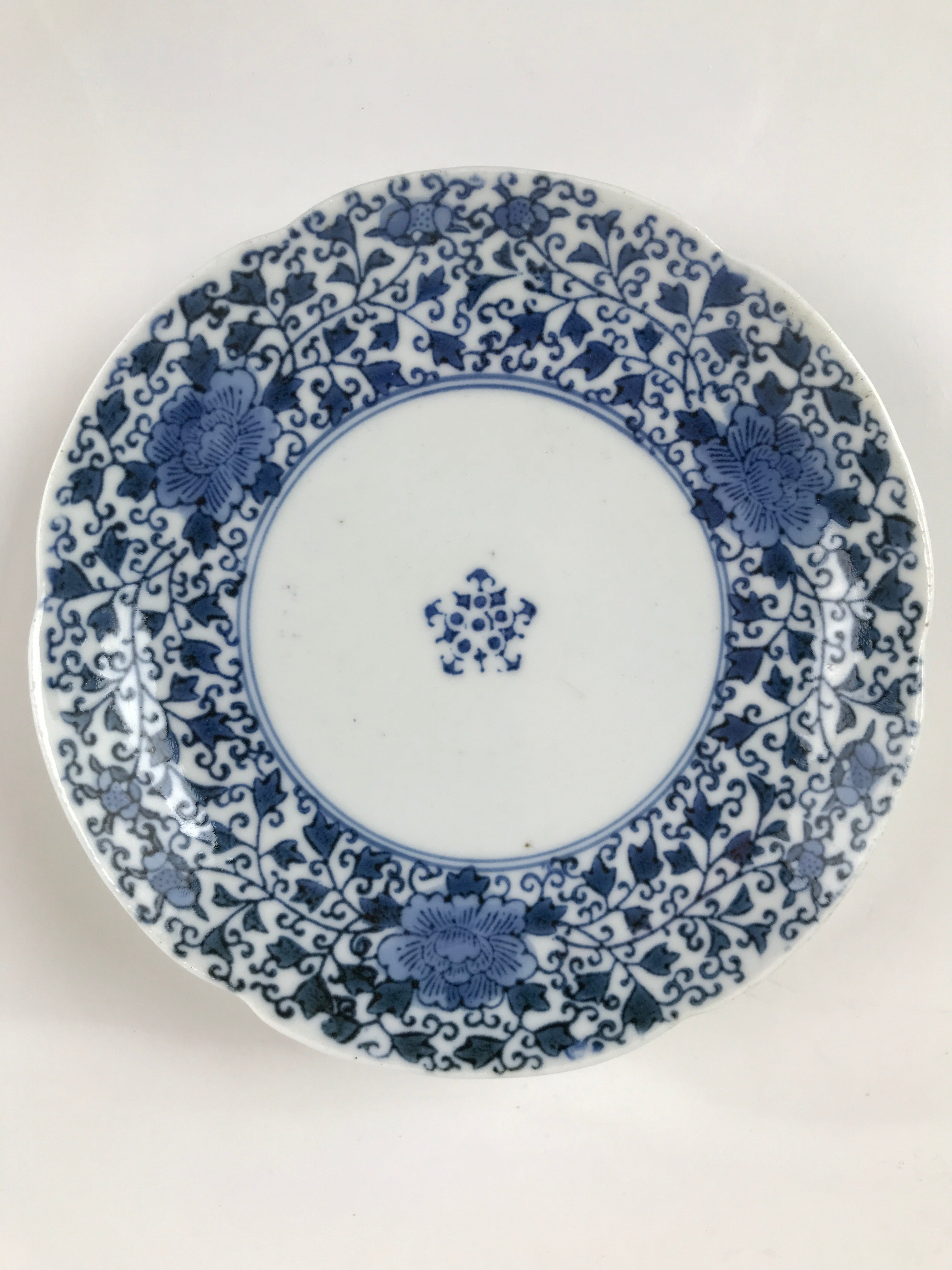 Japanese Porcelain Small Plate Kozara Vtg Sometsuke Peony Botan Blue White PY651