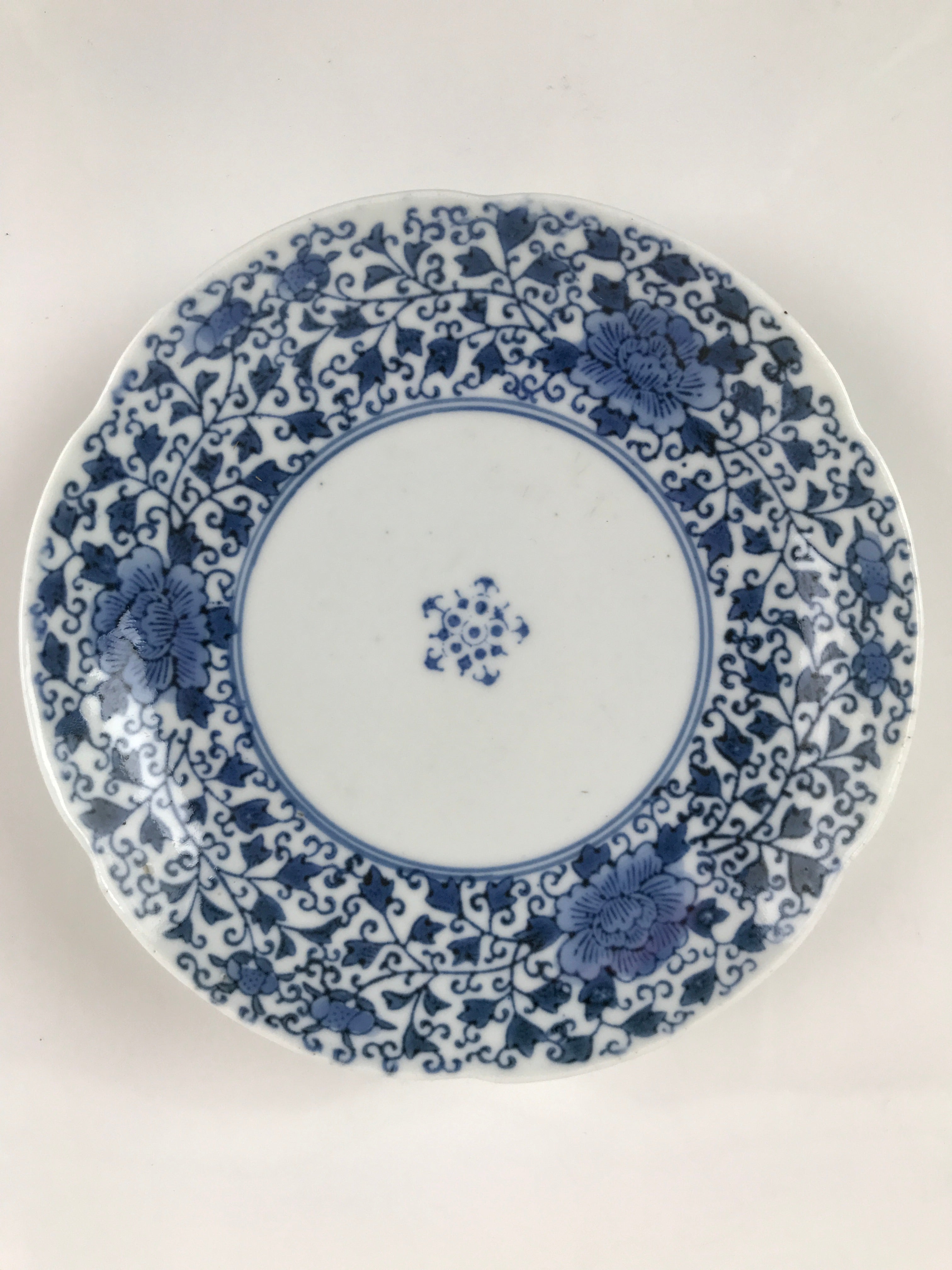 Japanese Porcelain Small Plate Kozara Vtg Sometsuke Peony Botan Blue White PY653