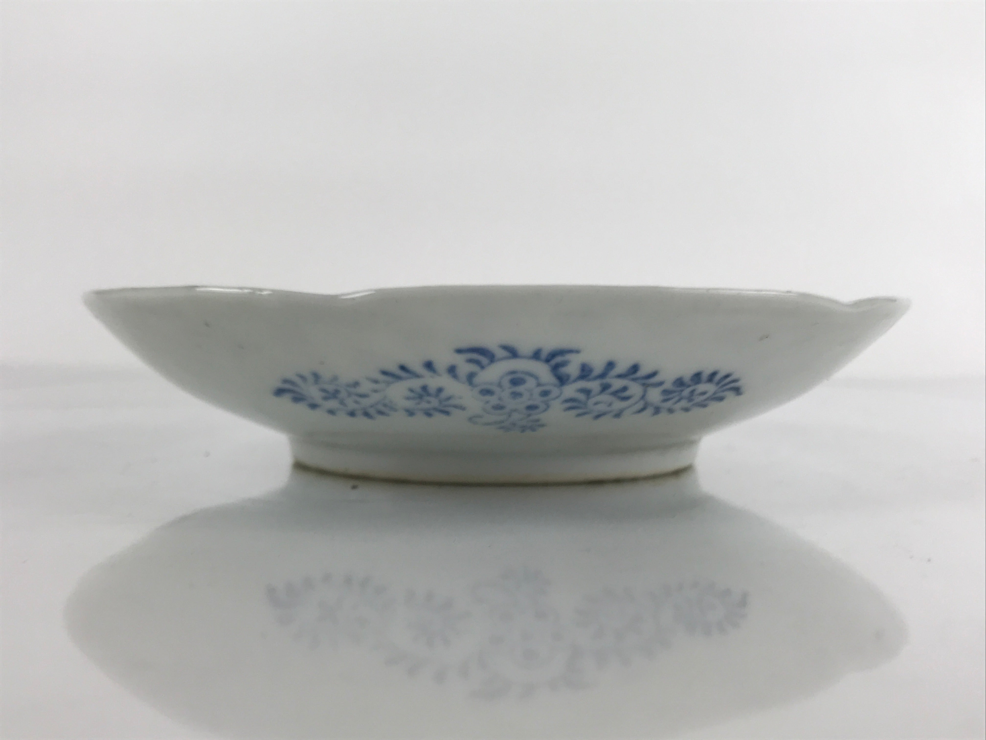 Japanese Porcelain Small Plate Kozara Vtg Sometsuke Peony Botan Blue White PY655