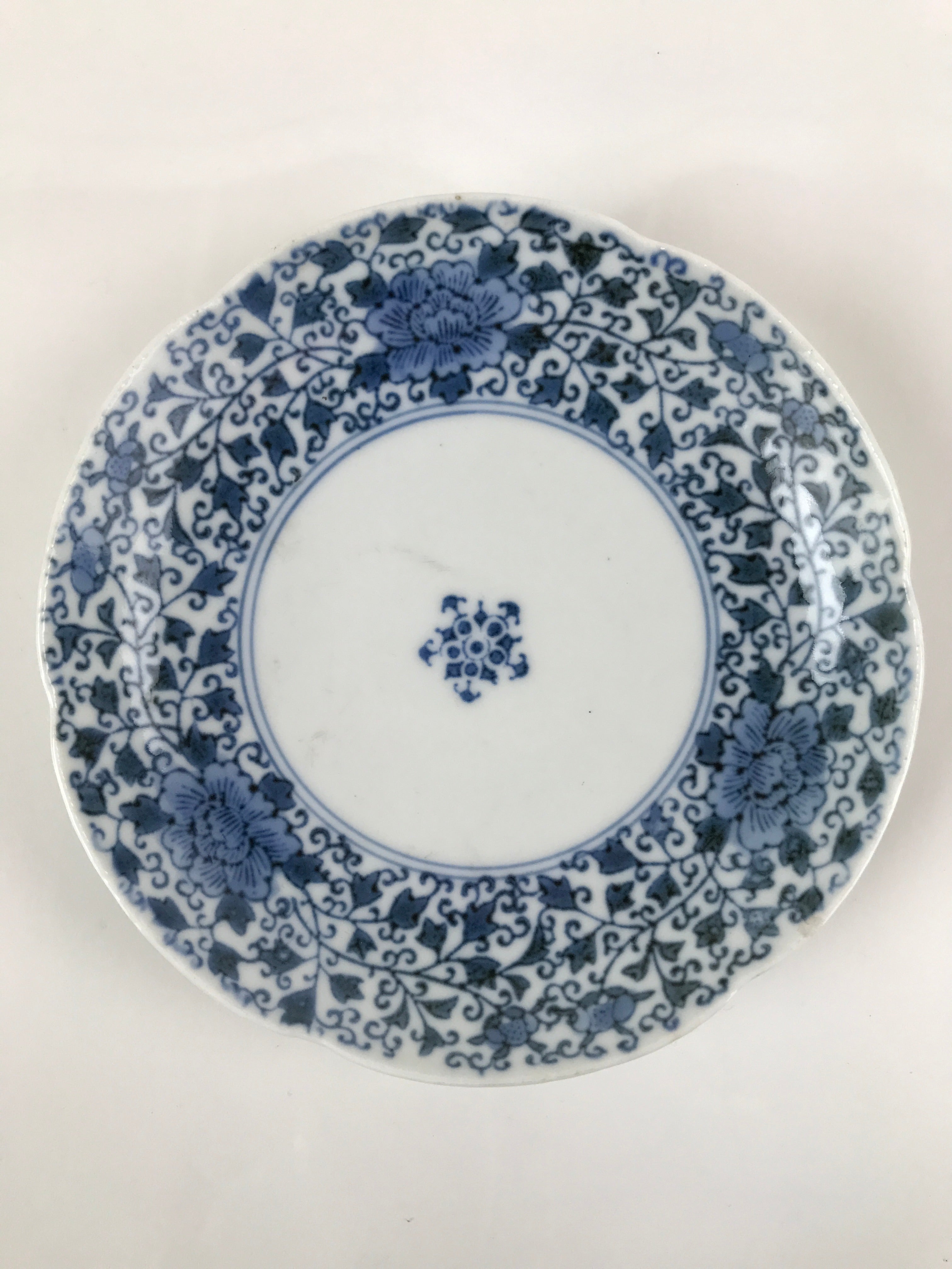 Japanese Porcelain Small Plate Kozara Vtg Sometsuke Peony Botan Blue White PY656