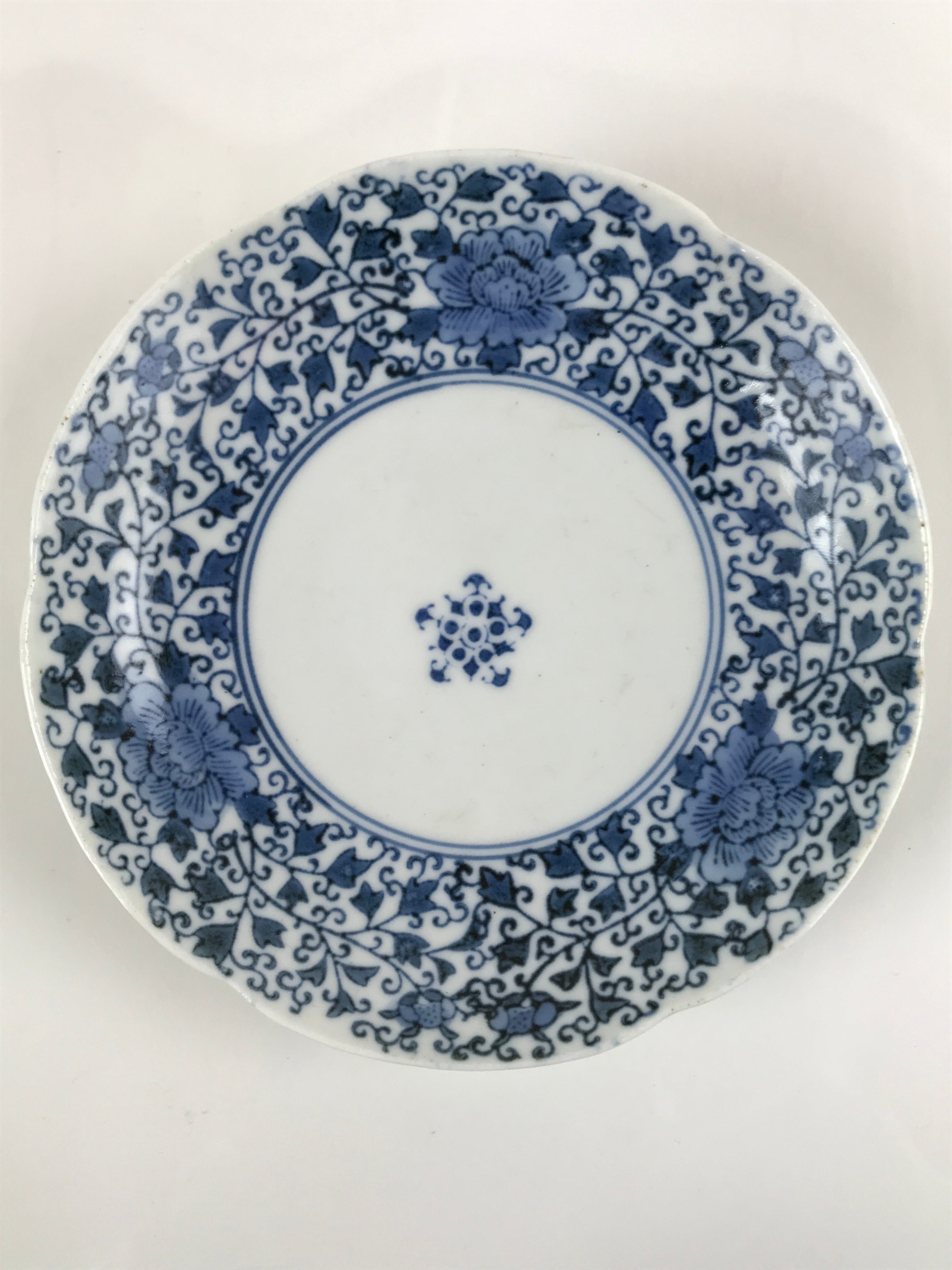 Japanese Porcelain Small Plate Kozara Vtg Sometsuke Peony Botan Blue White PY658