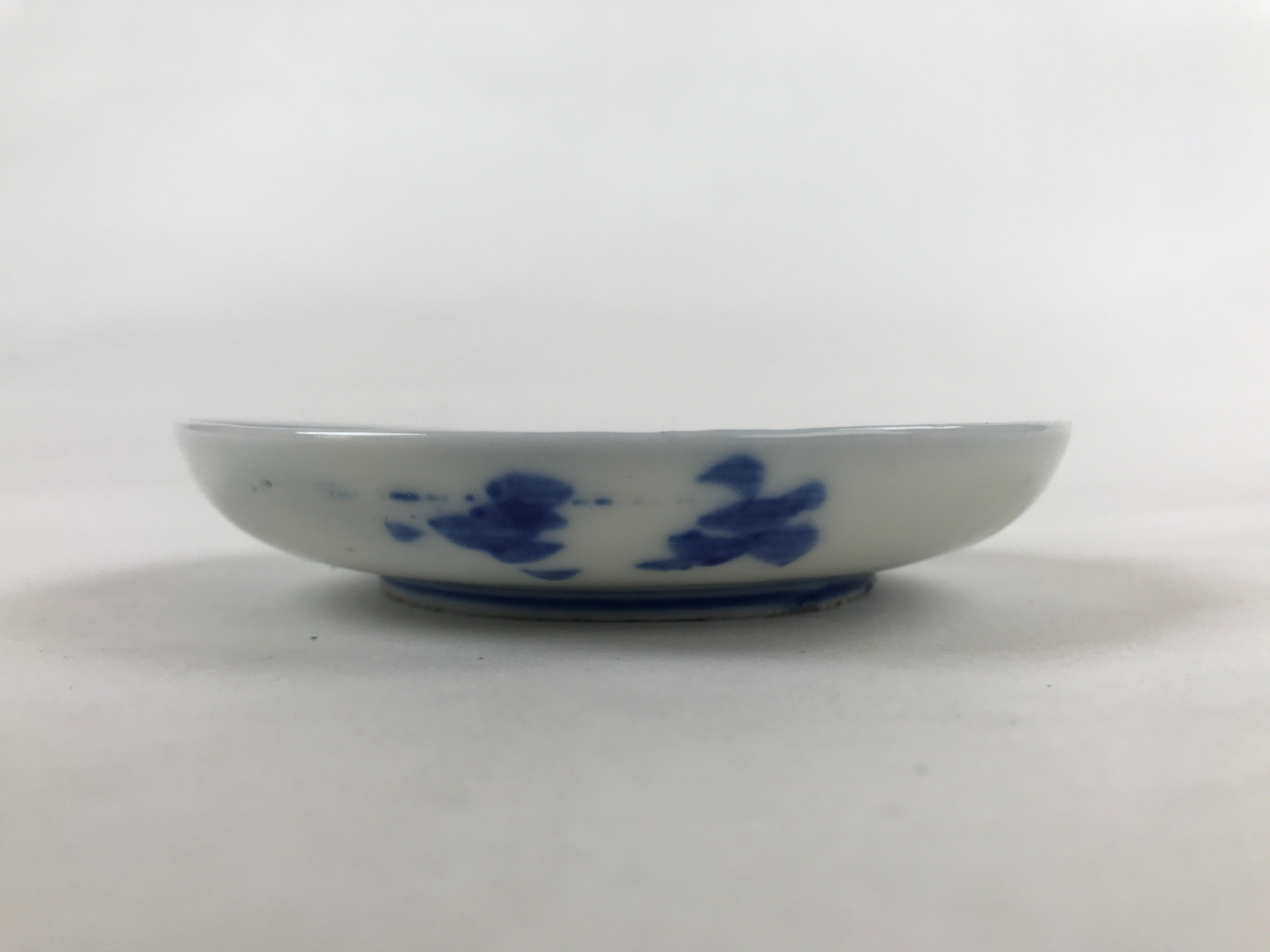 Japanese Porcelain Small Plate Mamezara Vtg Blue White Sometsuke Plants PY625