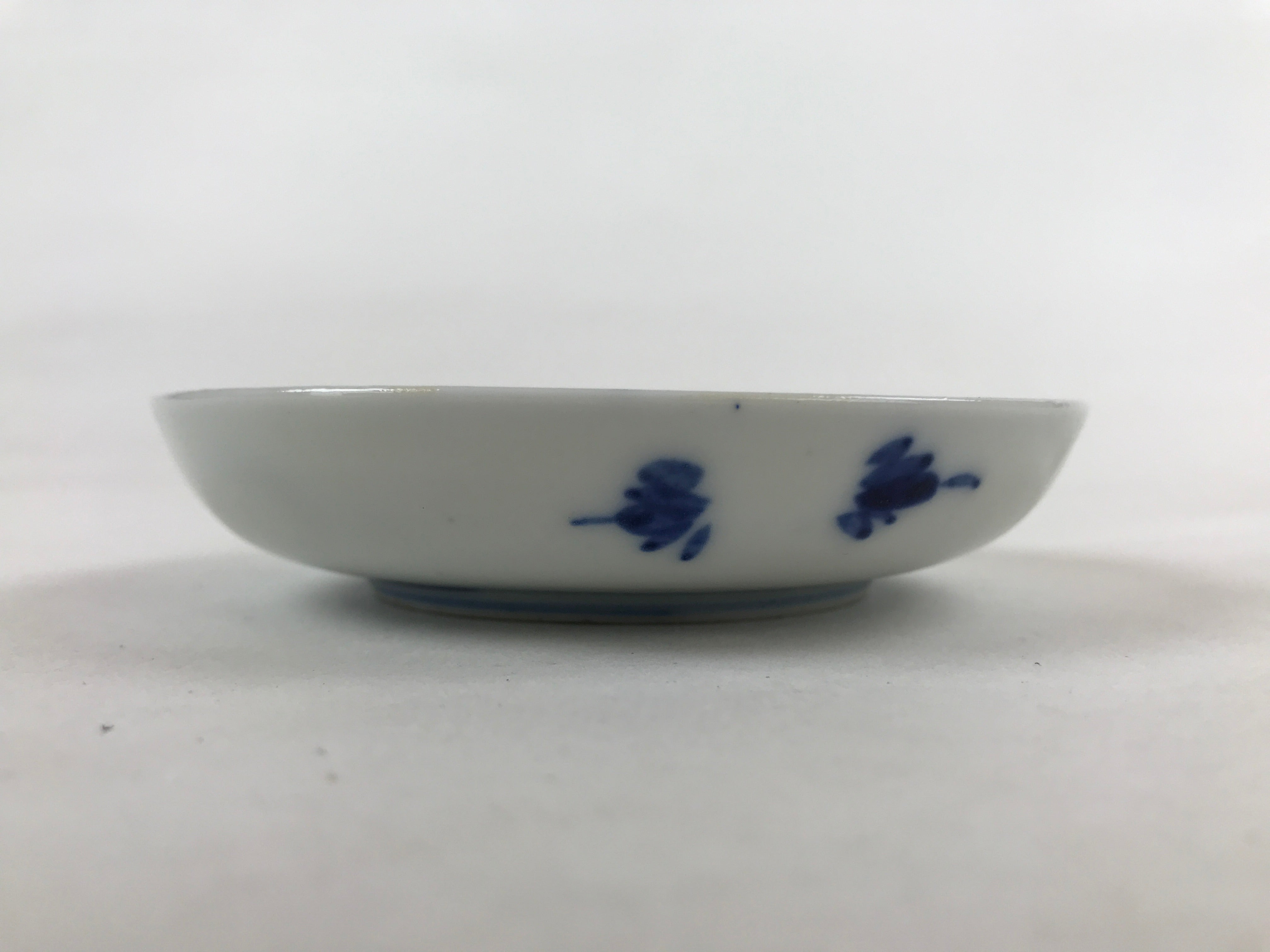 Japanese Porcelain Small Plate Mamezara Vtg Blue White Sometsuke Plants PY626