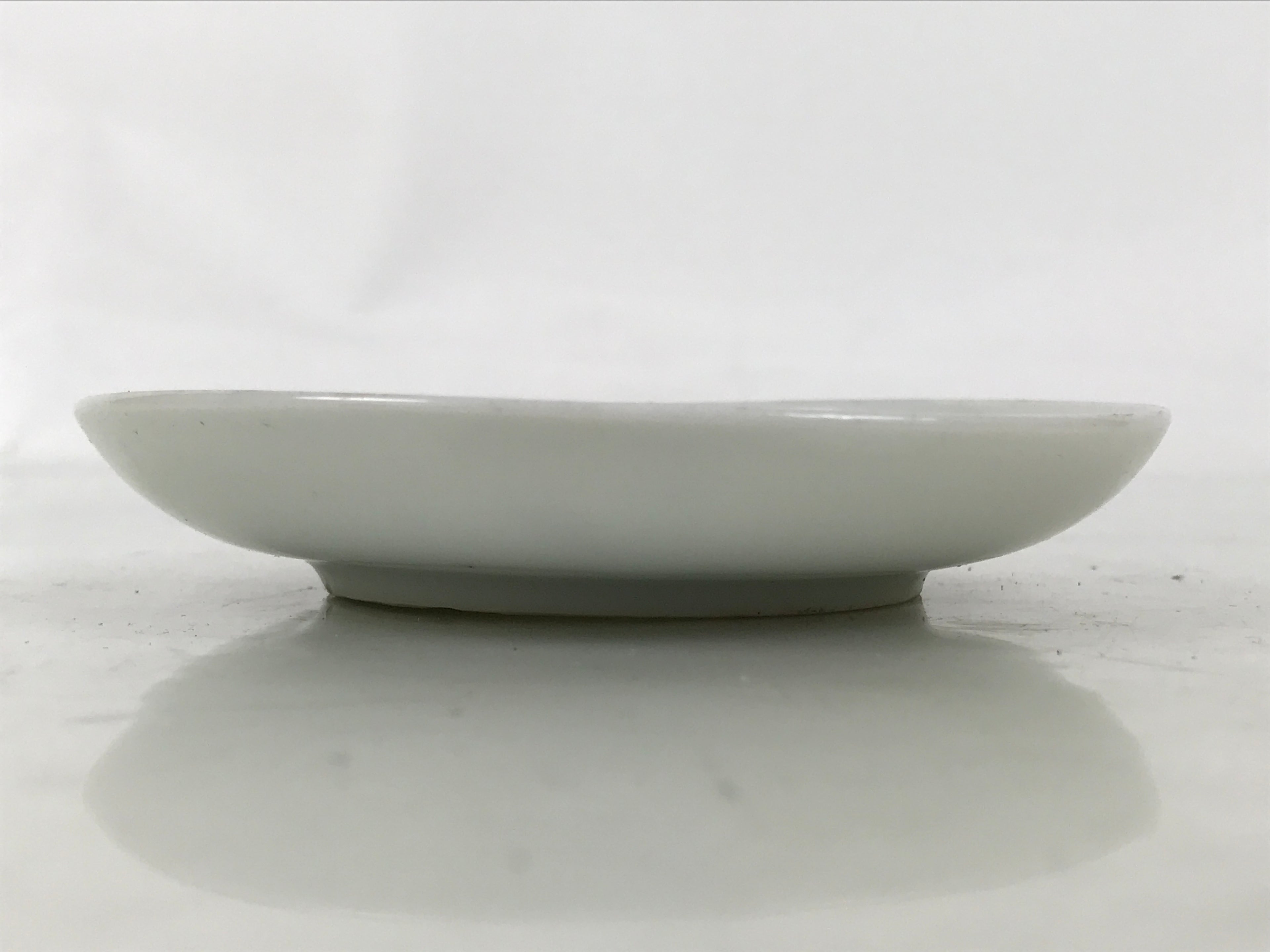 Japanese Porcelain Small Plate Mamezara Vtg Side Dish White Peach Momo Gold Y432