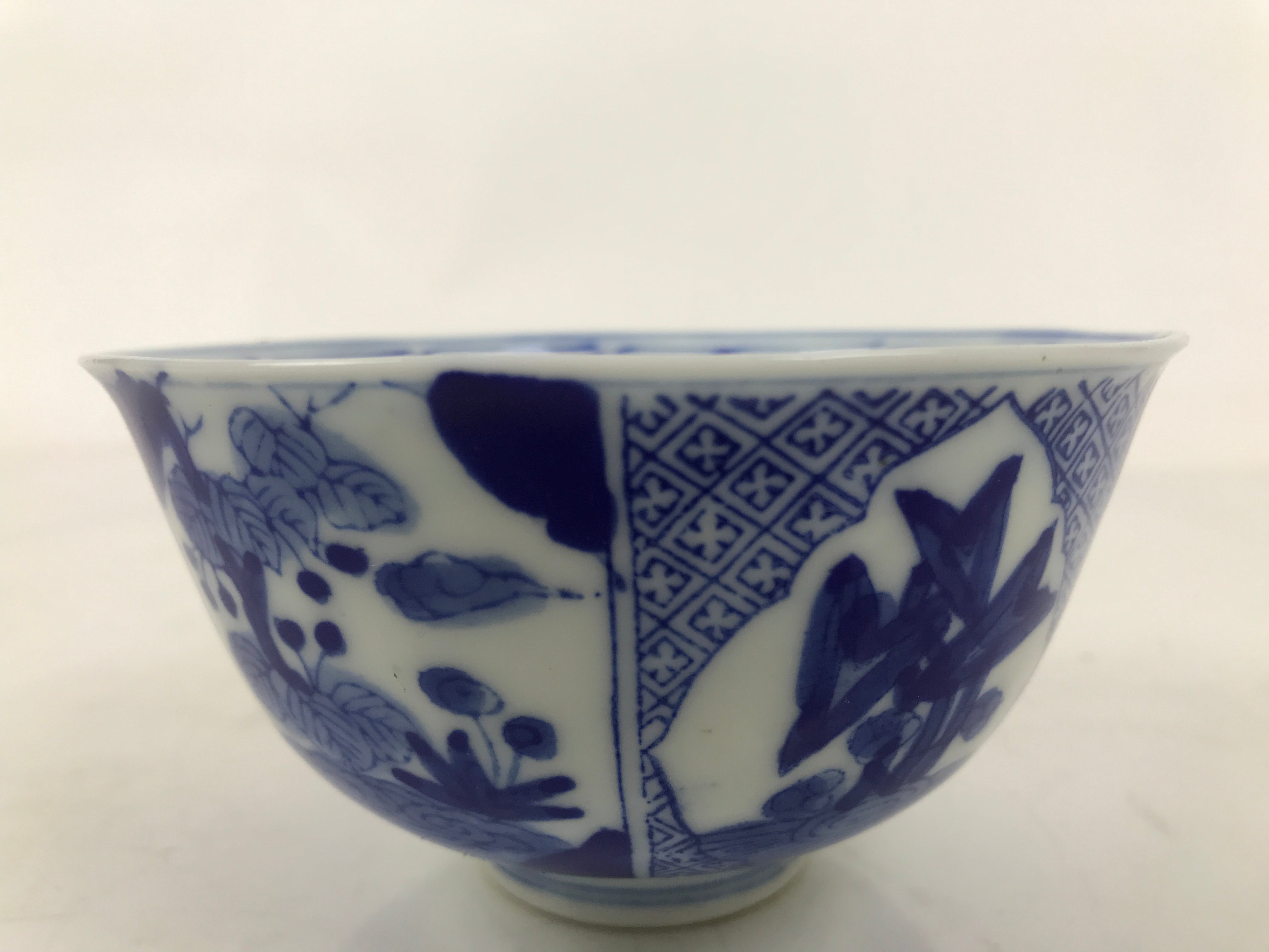 Japanese Porcelain Sometsuke Bowl Owan Vtg Pottery White Blue Floral Soup Y311