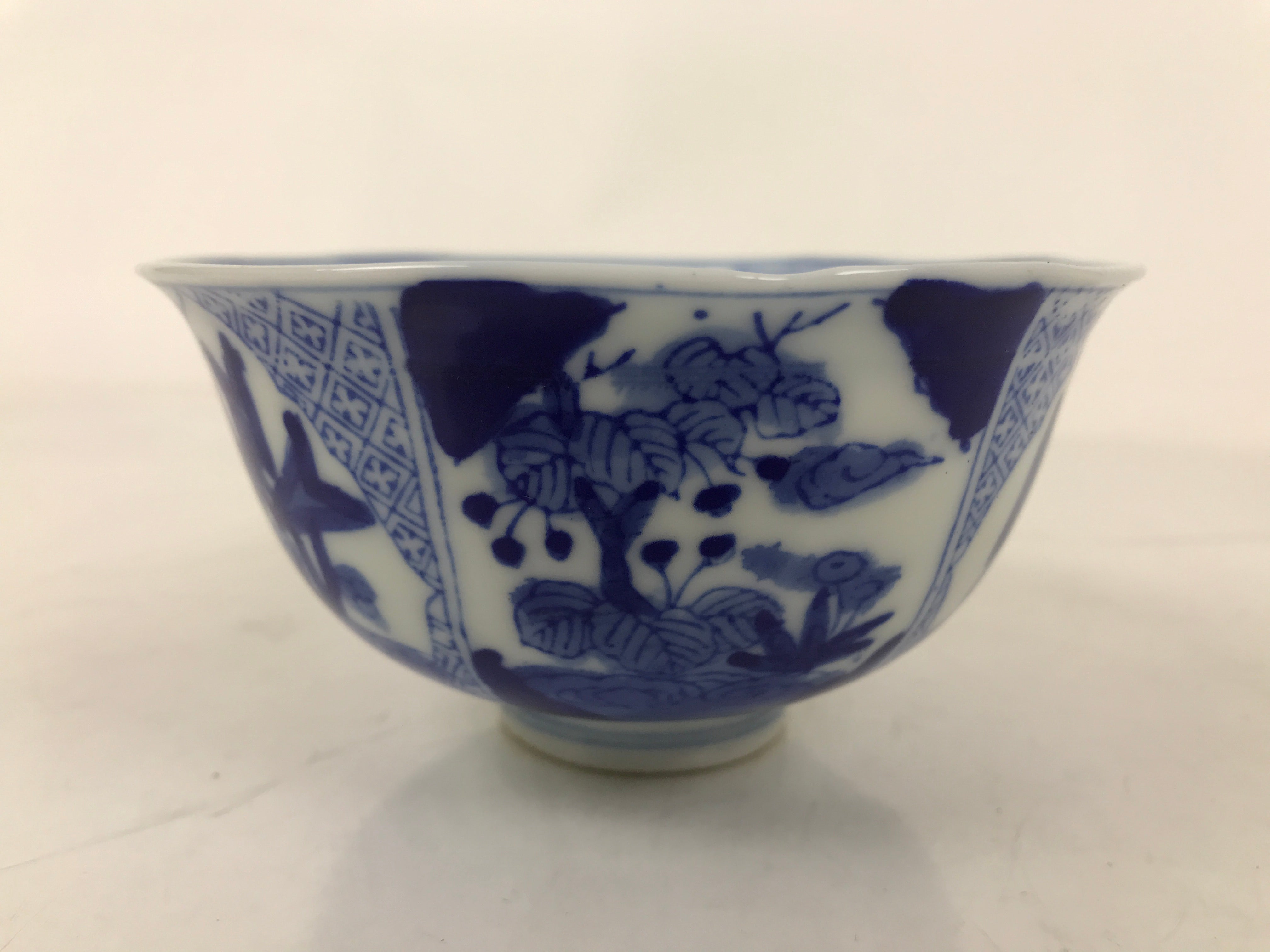 Japanese Porcelain Sometsuke Bowl Owan Vtg Pottery White Blue Floral Soup Y312