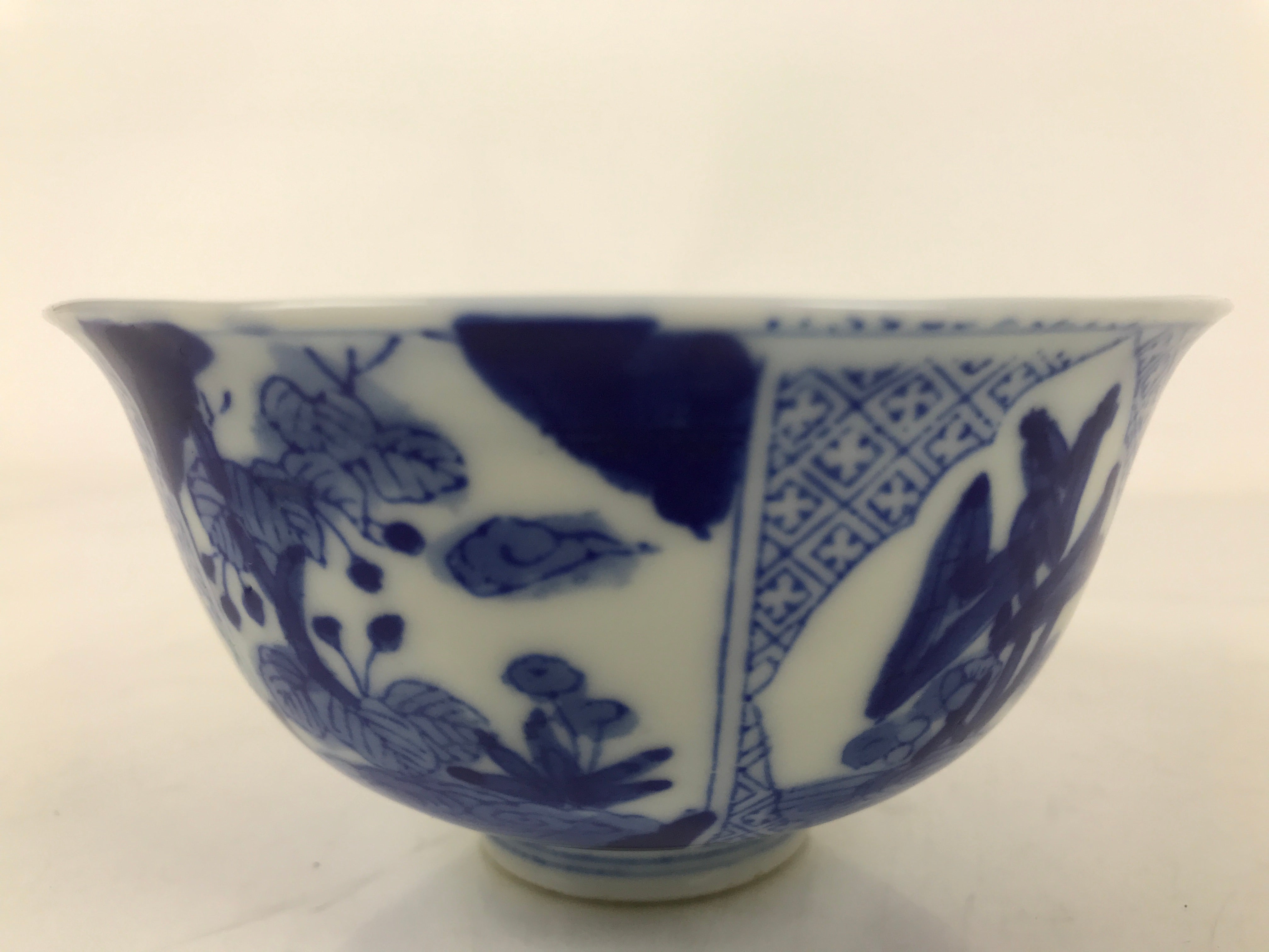 Japanese Porcelain Sometsuke Bowl Owan Vtg Pottery White Blue Floral Soup Y312