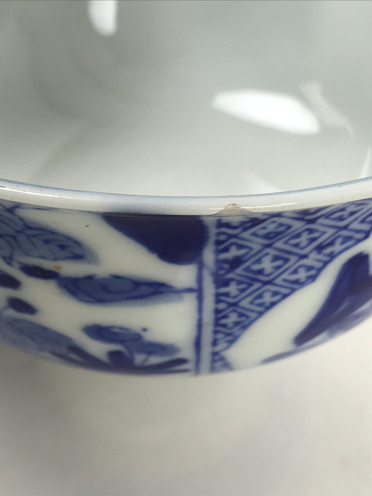 Japanese Porcelain Sometsuke Lidded Bowl Owan Vtg Pottery White Blue Floral Y299