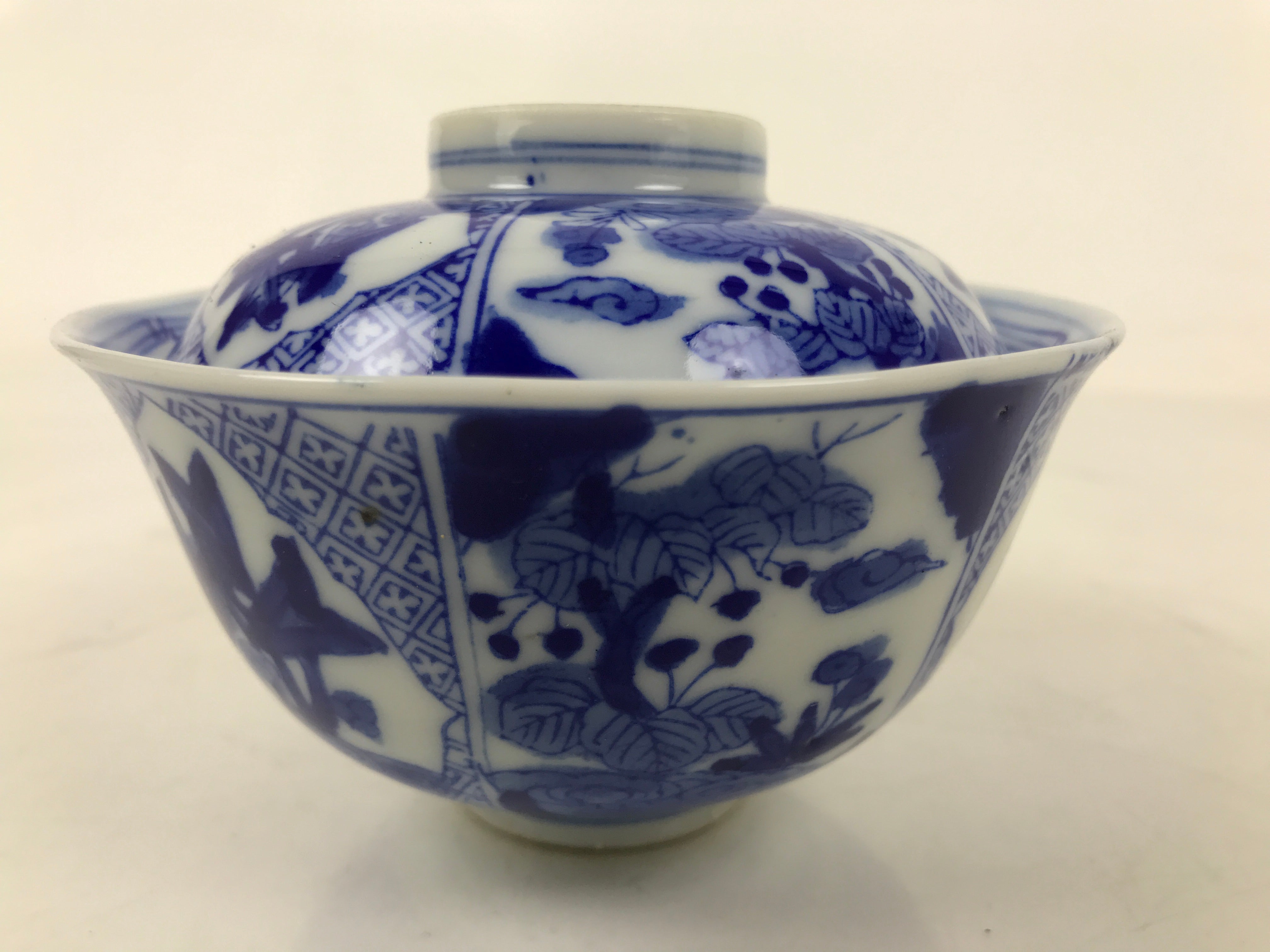 Japanese Porcelain Sometsuke Lidded Bowl Owan Vtg Pottery White Blue Floral Y300