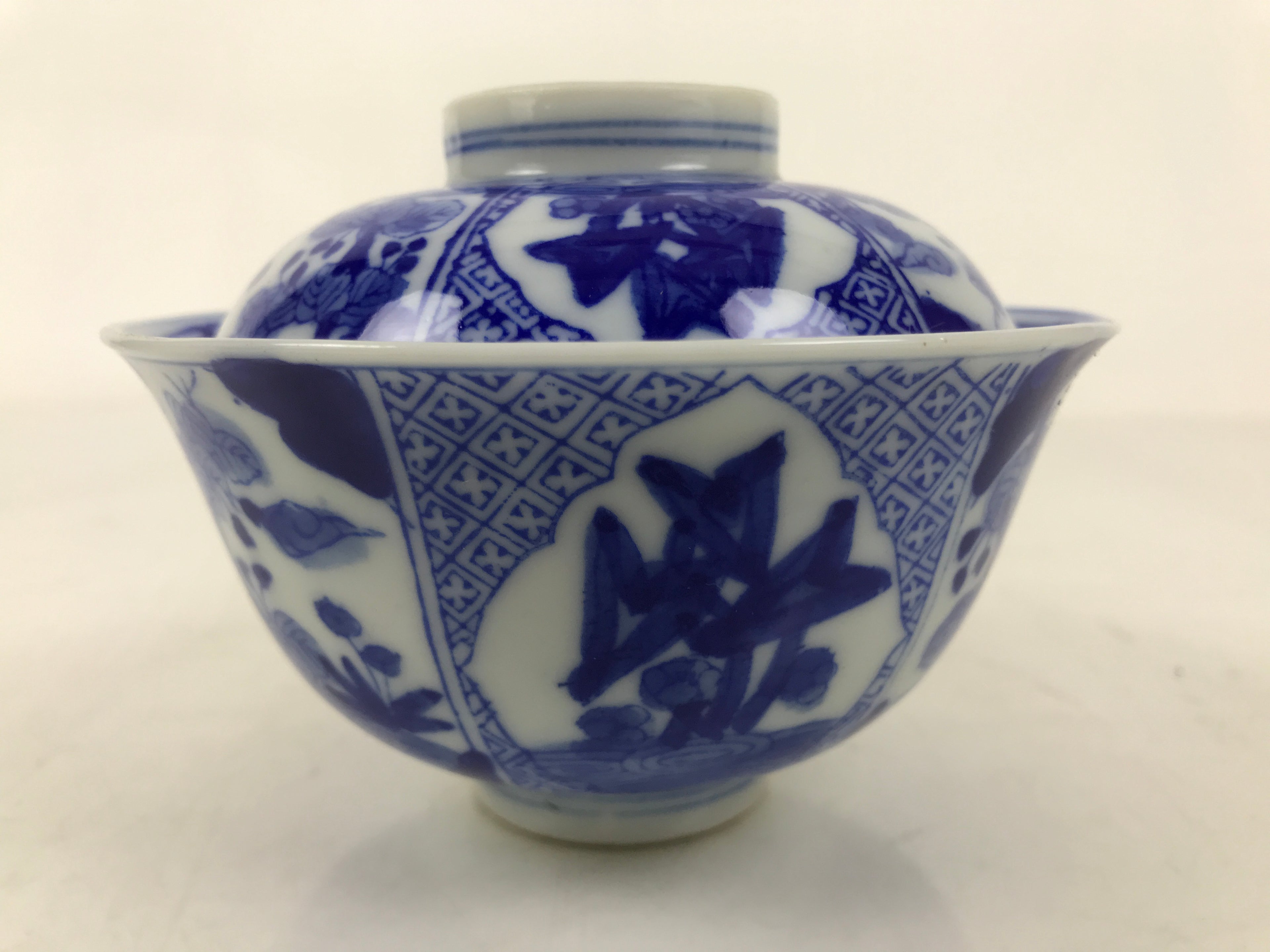 Japanese Porcelain Sometsuke Lidded Bowl Owan Vtg Pottery White Blue Floral Y301