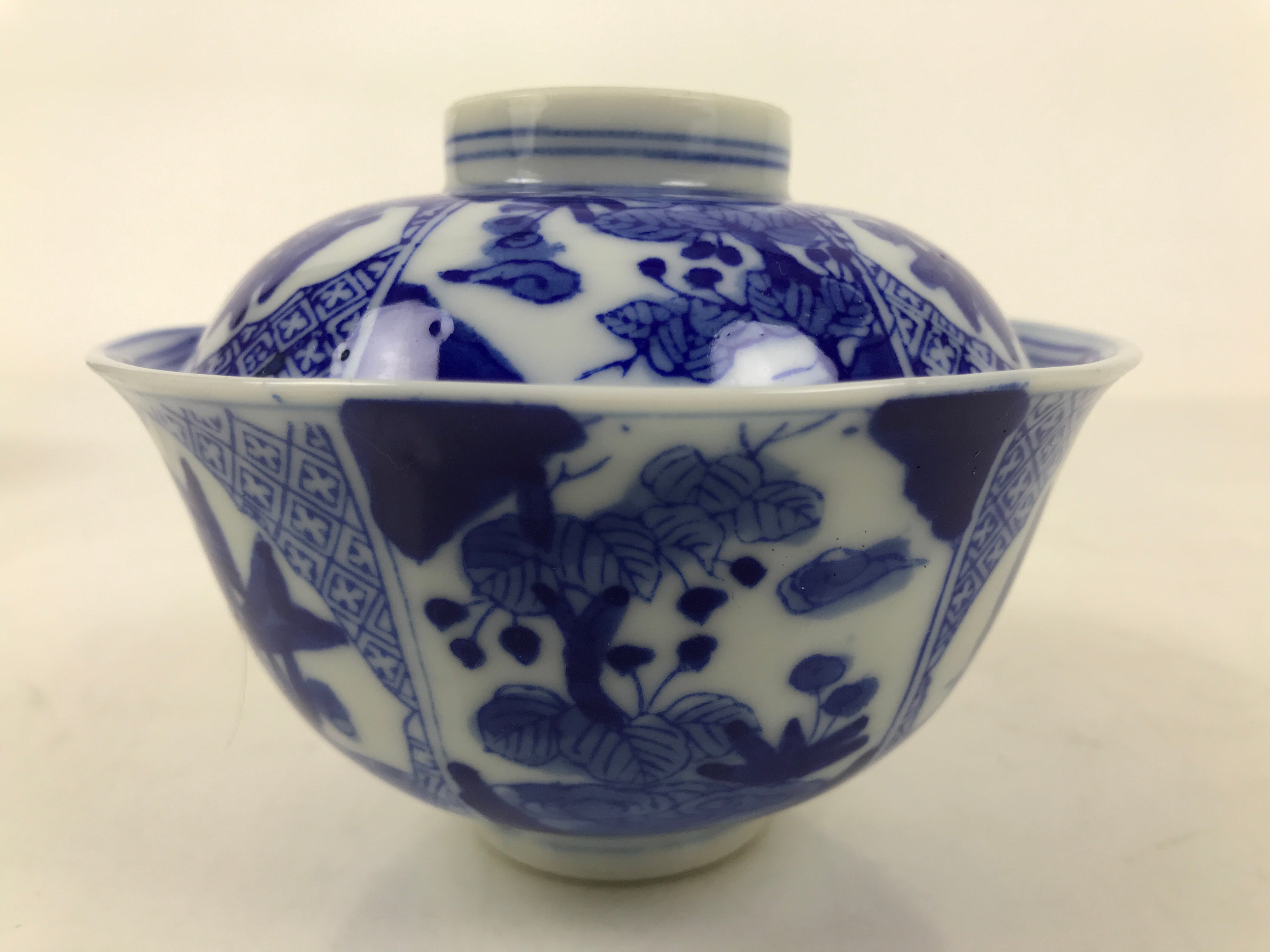 Japanese Porcelain Sometsuke Lidded Bowl Owan Vtg Pottery White Blue Floral Y301