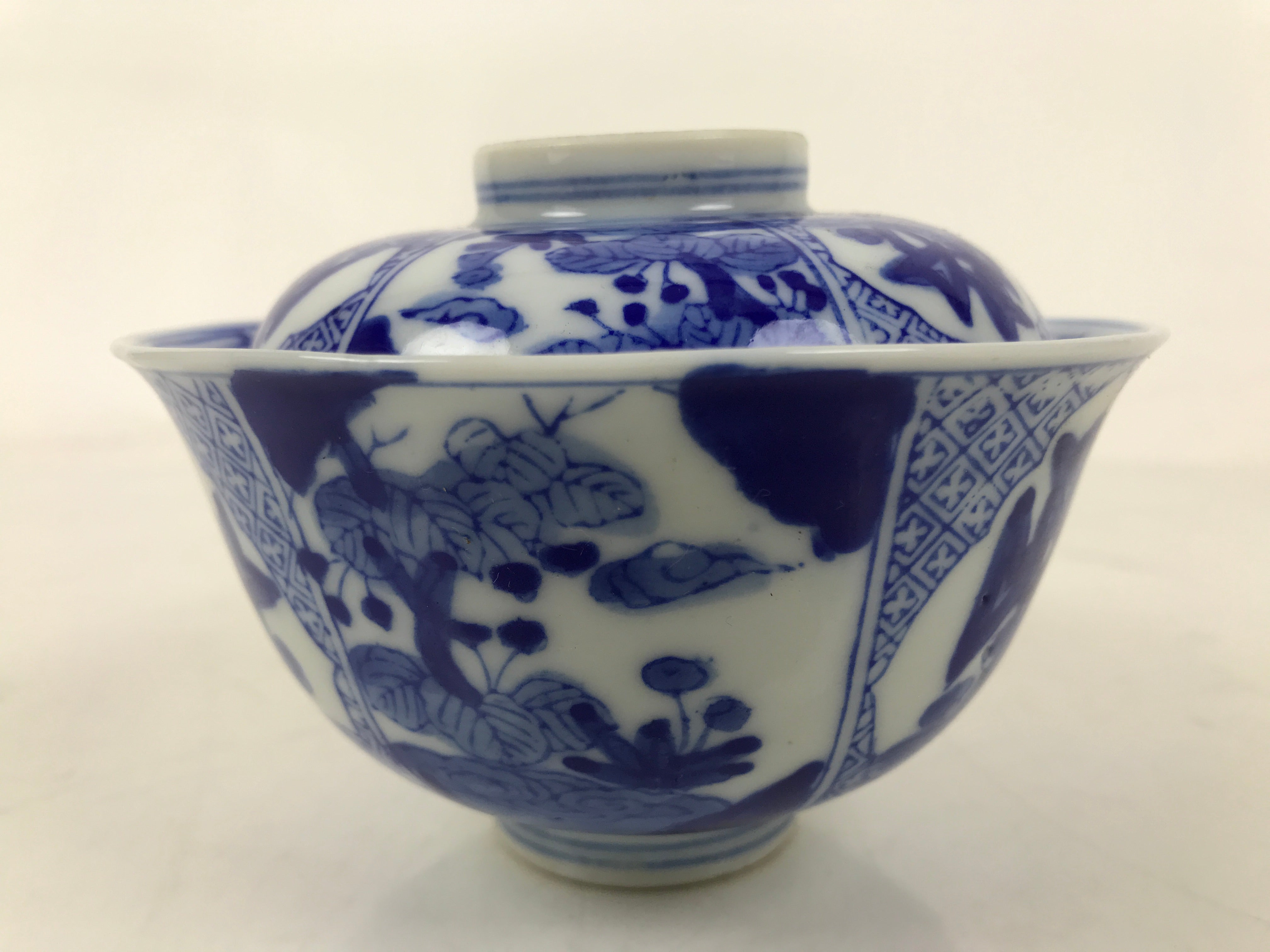 Japanese Porcelain Sometsuke Lidded Bowl Owan Vtg Pottery White Blue Floral Y303