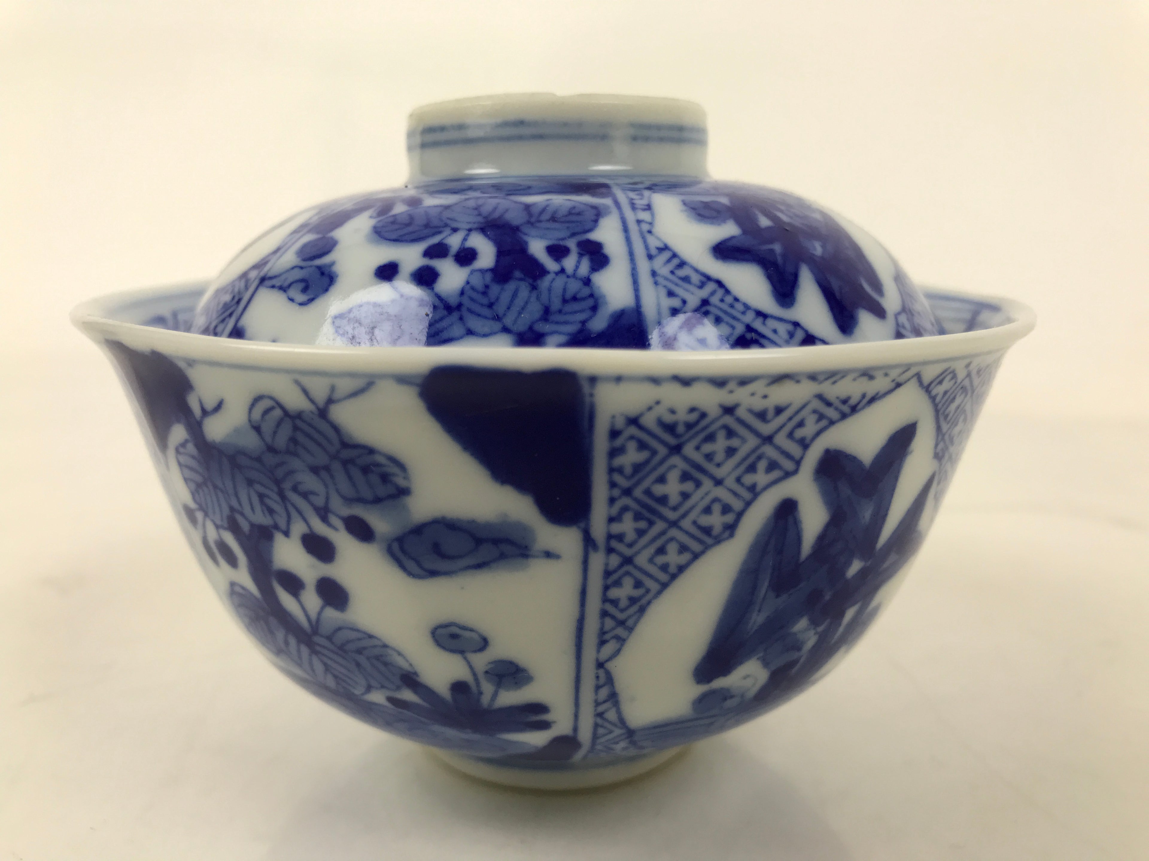 Japanese Porcelain Sometsuke Lidded Bowl Owan Vtg Pottery White Blue Floral Y308