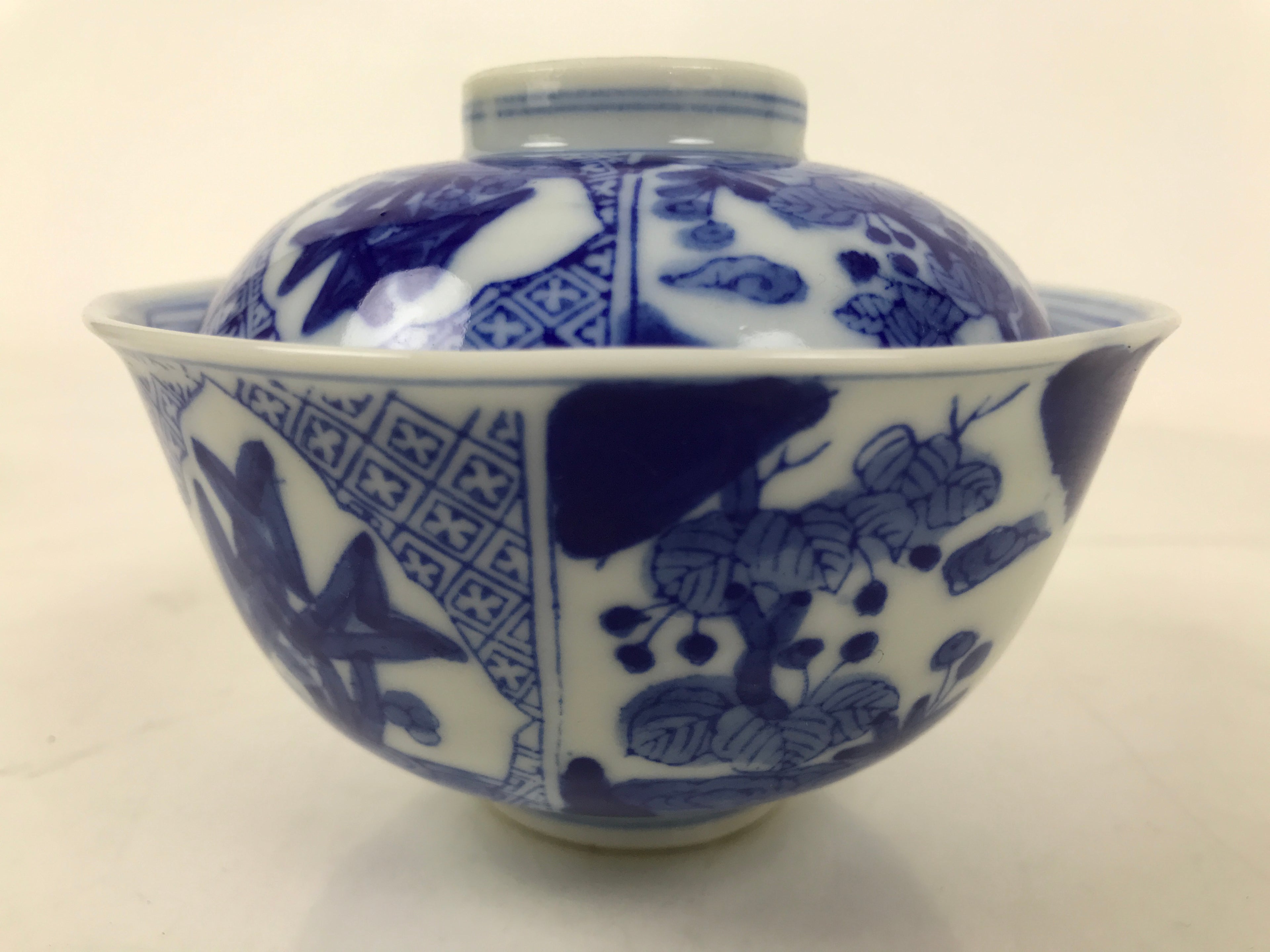 Japanese Porcelain Sometsuke Lidded Bowl Owan Vtg Pottery White Blue Floral Y308