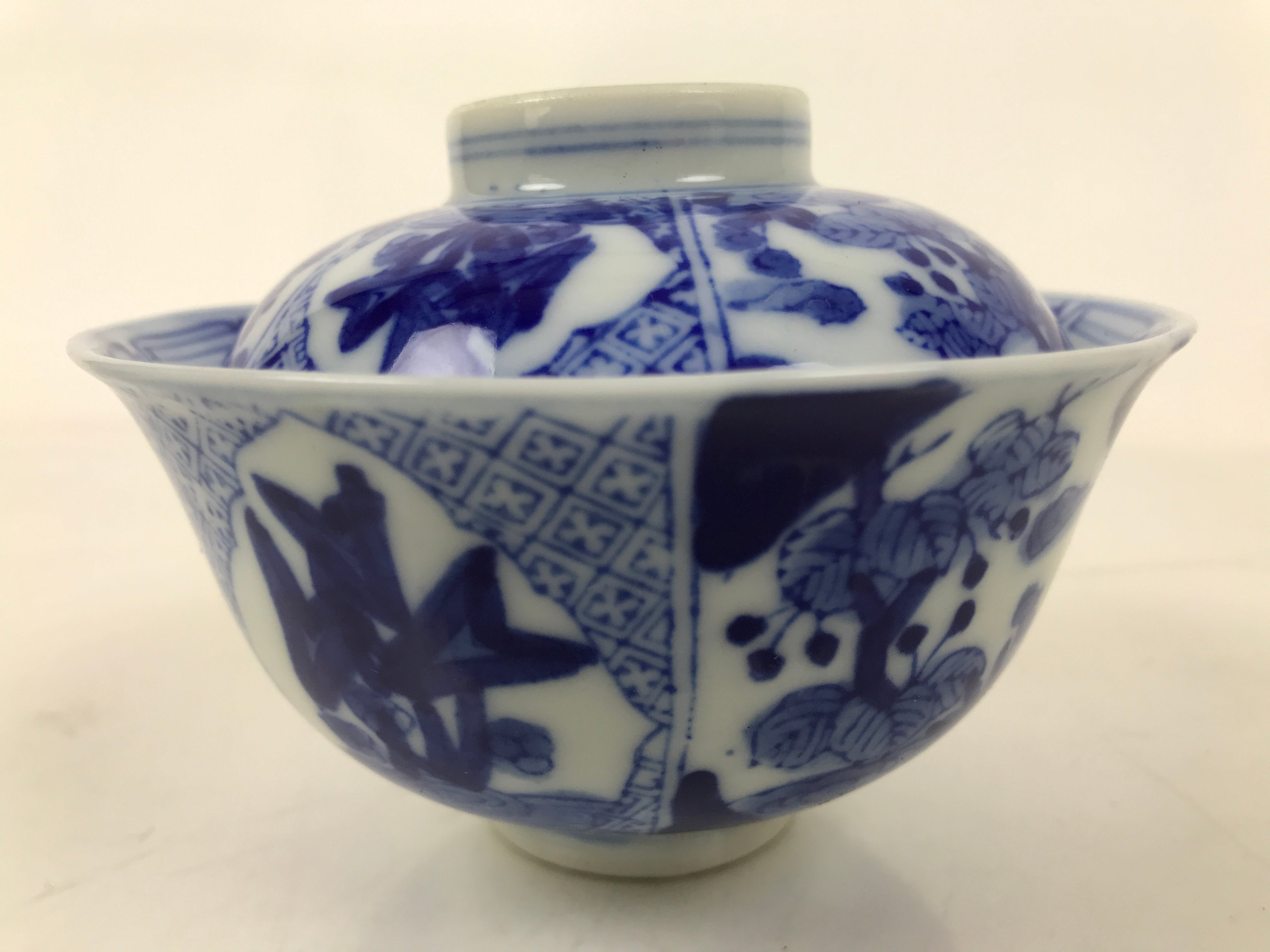 Japanese Porcelain Sometsuke Lidded Bowl Owan Vtg Pottery White Blue Floral Y309