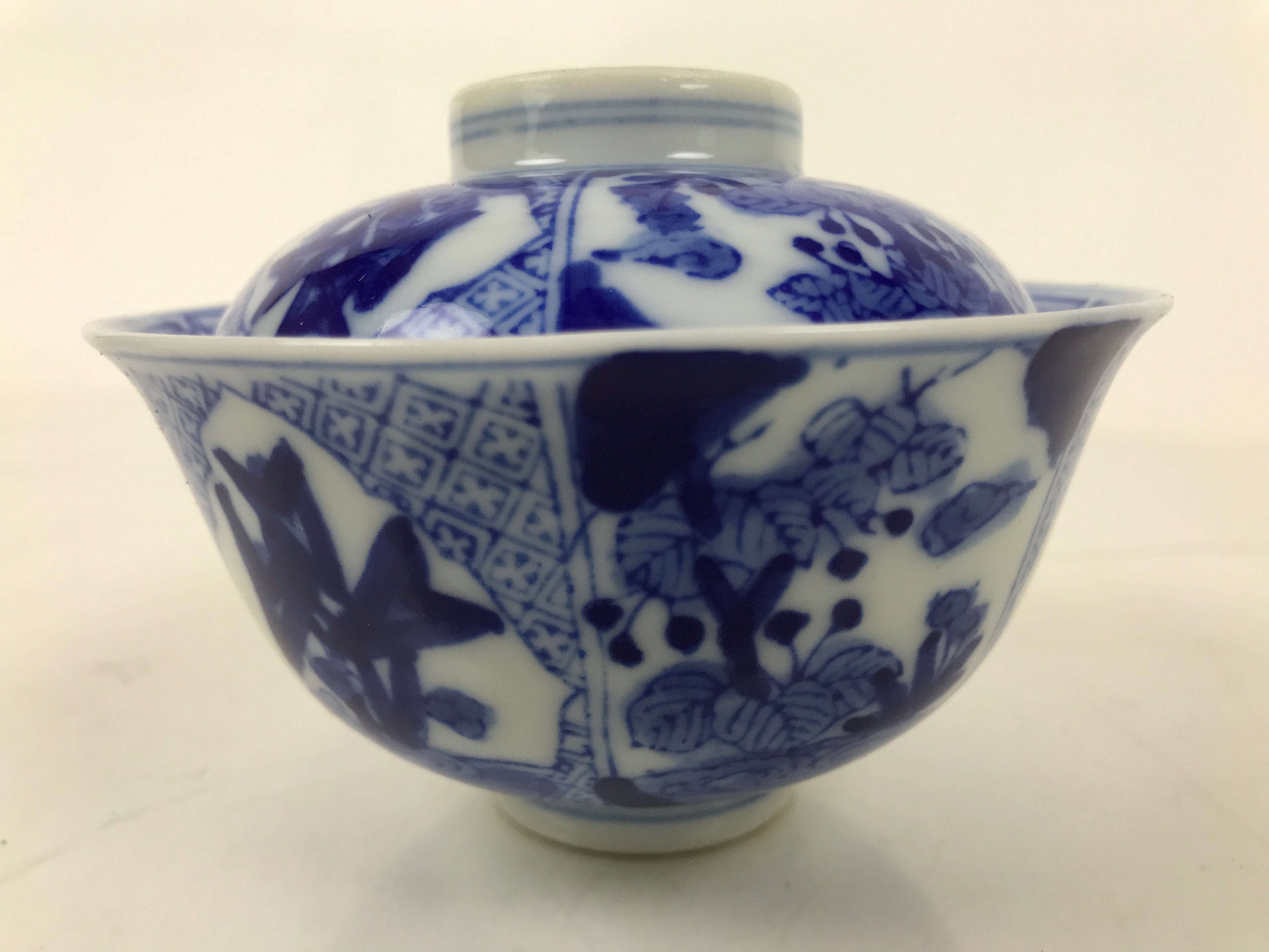 Japanese Porcelain Sometsuke Lidded Bowl Owan Vtg Pottery White Blue Floral Y309